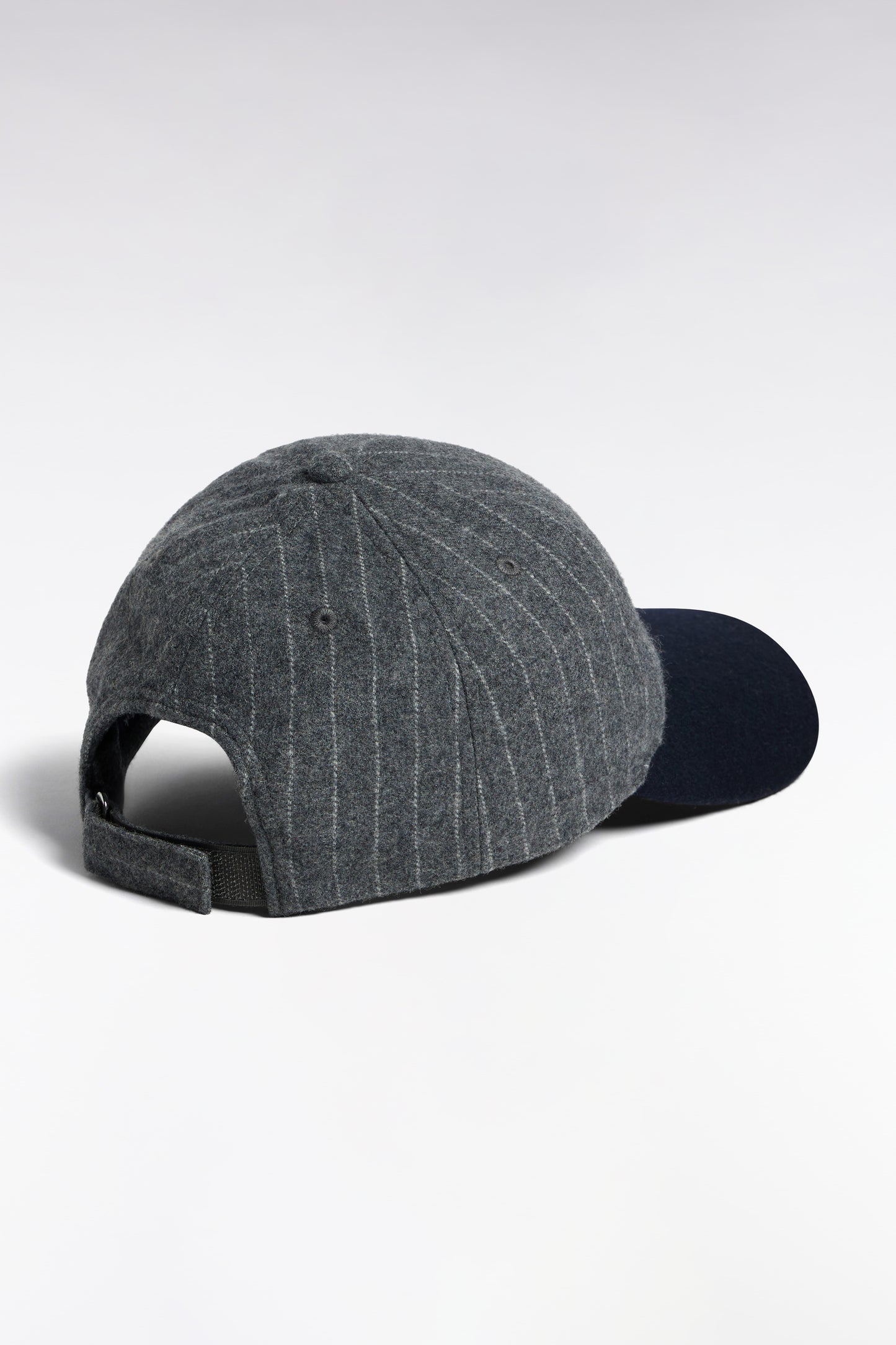Casquette bimatière en drap de laine rayé gris patch EP