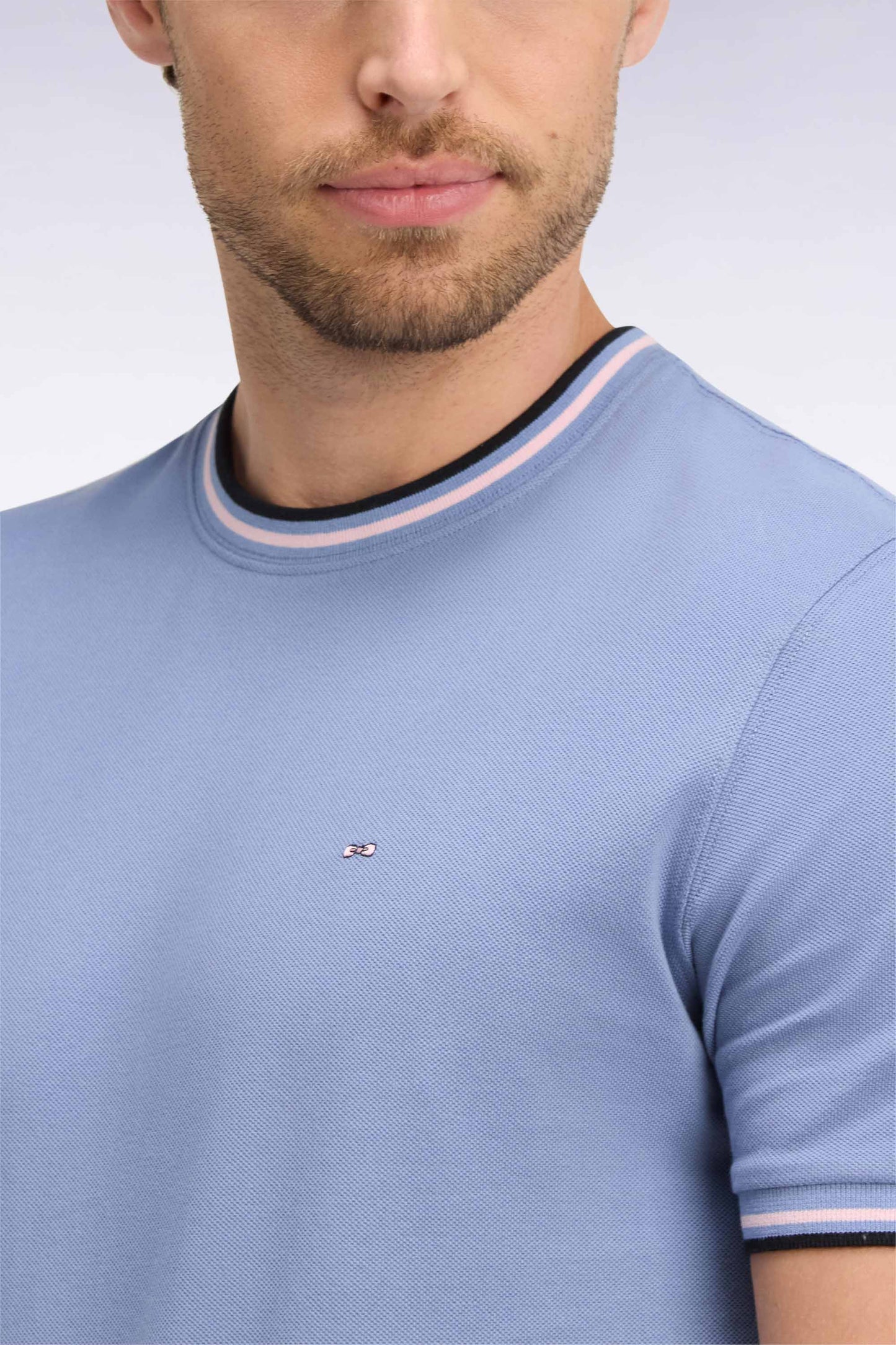 T-shirt manches courtes en coton bleu à bords-côtes rayés coupe droite