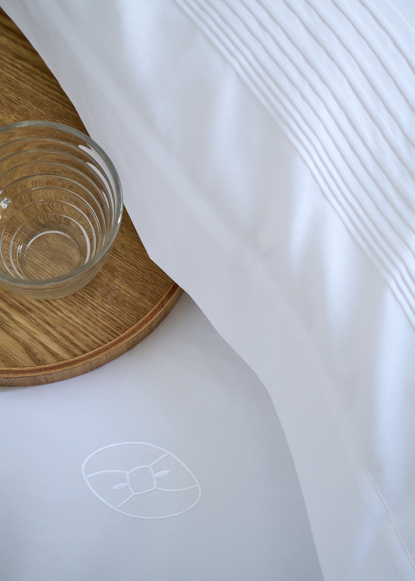 Comforter cover in white cotton percale with pink striped edging