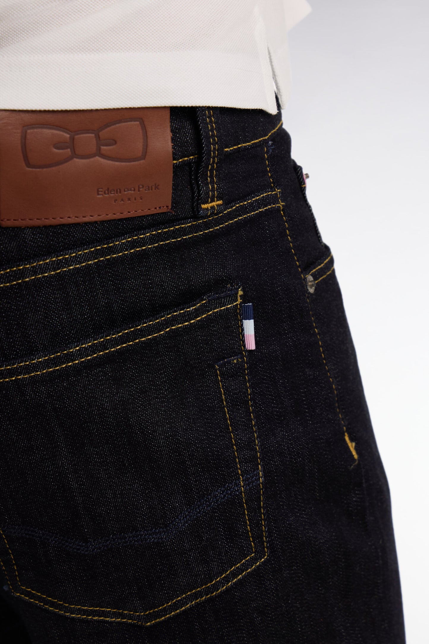 Navy blue jeans in stretch cotton