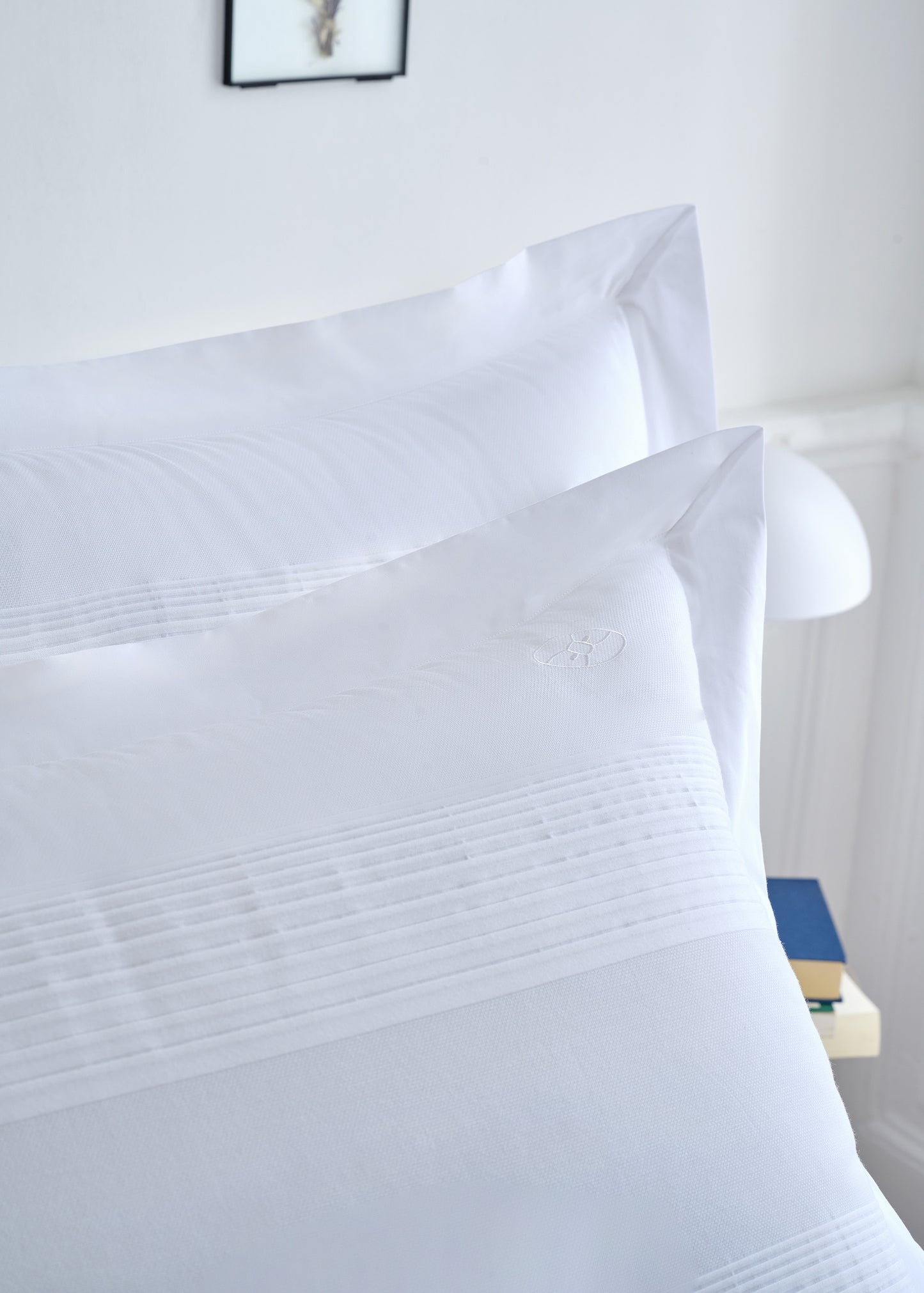 Set of rectangular pillowcases in white cotton percale