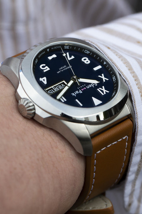 Brown leather quartz watch - Image 2