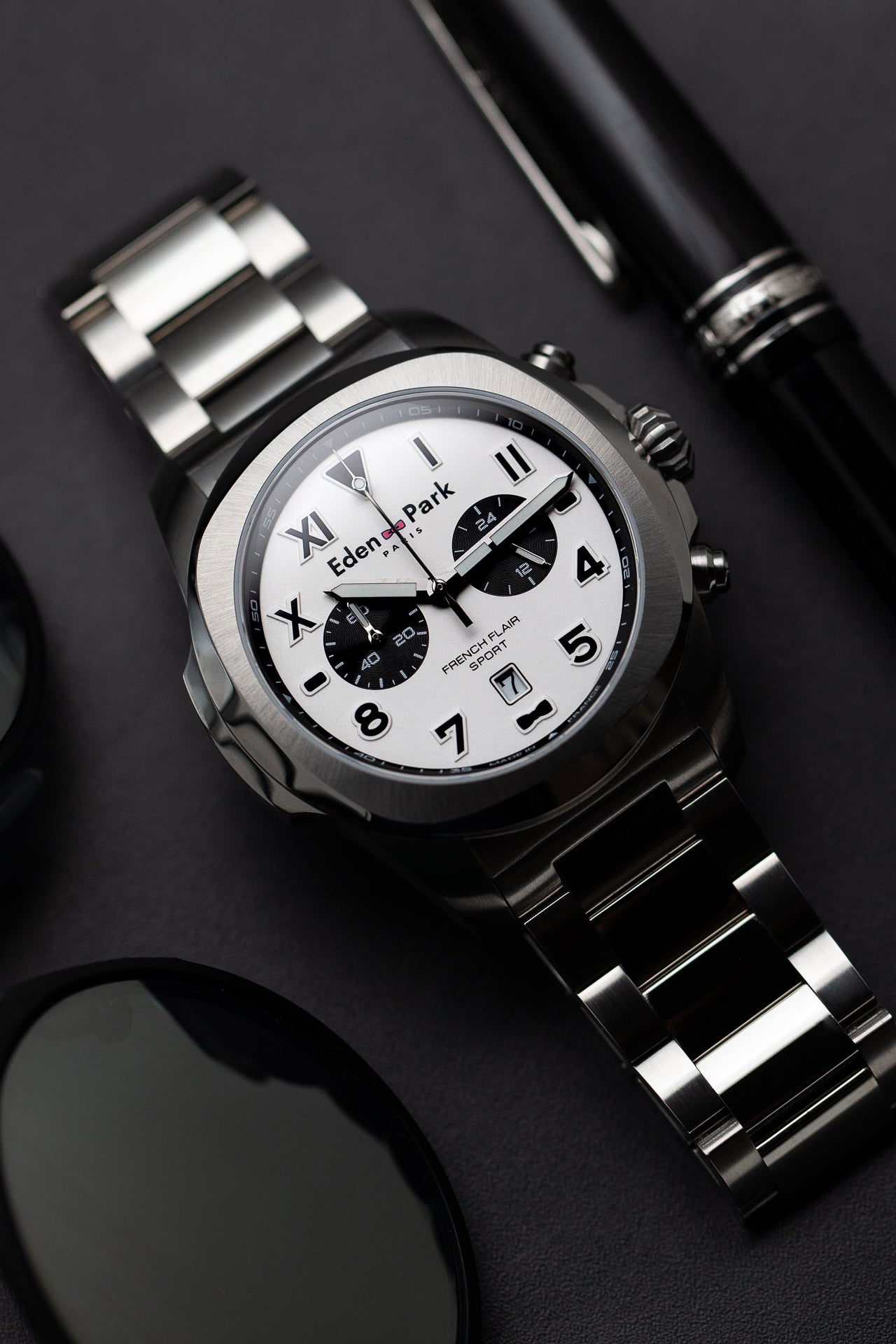 Silver steel chronograph quartz watch