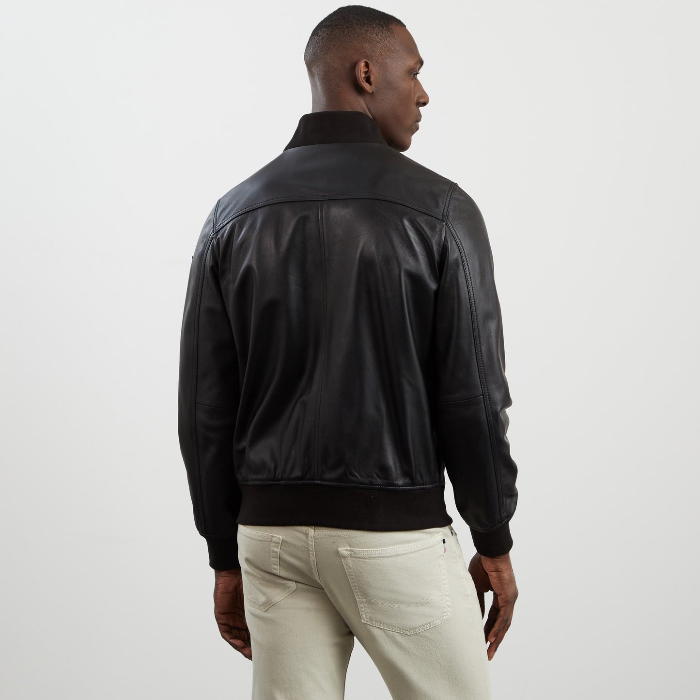 Blouson zippé en cuir noir