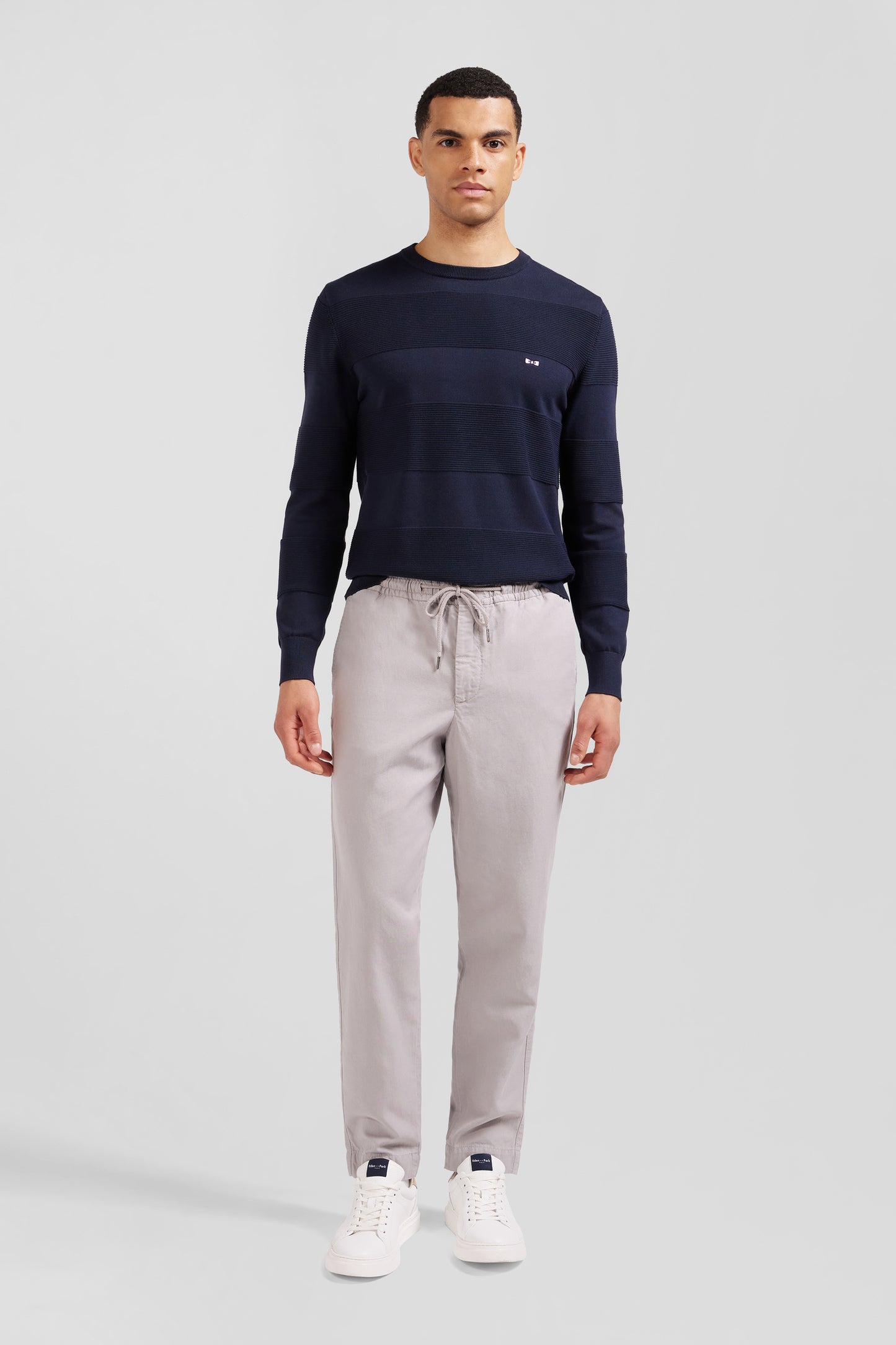 Pantalon à taille élastiquée en lyocell mélangé gris - Image 1