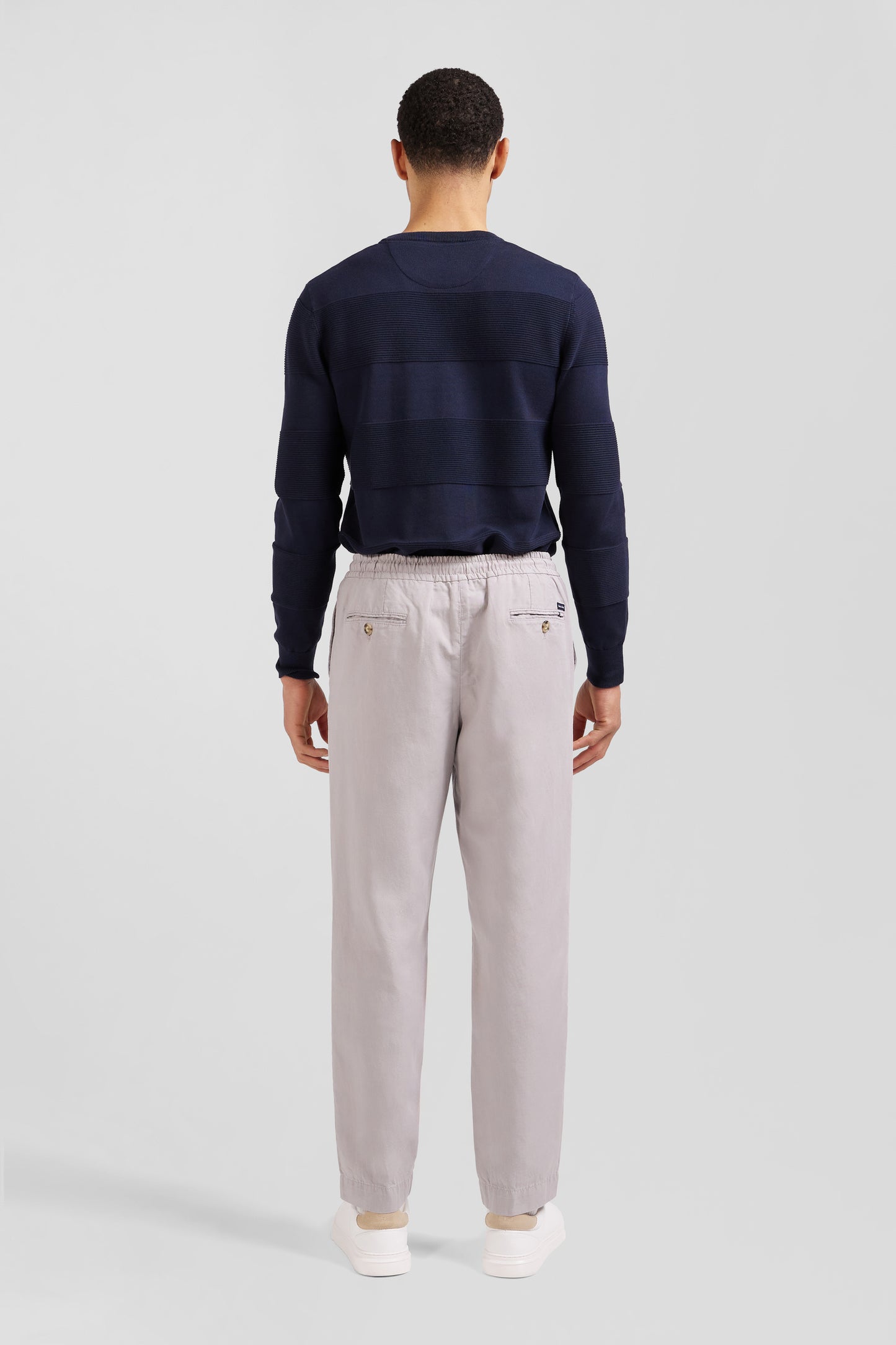 Pantalon à taille élastiquée en lyocell mélangé gris - Image 5