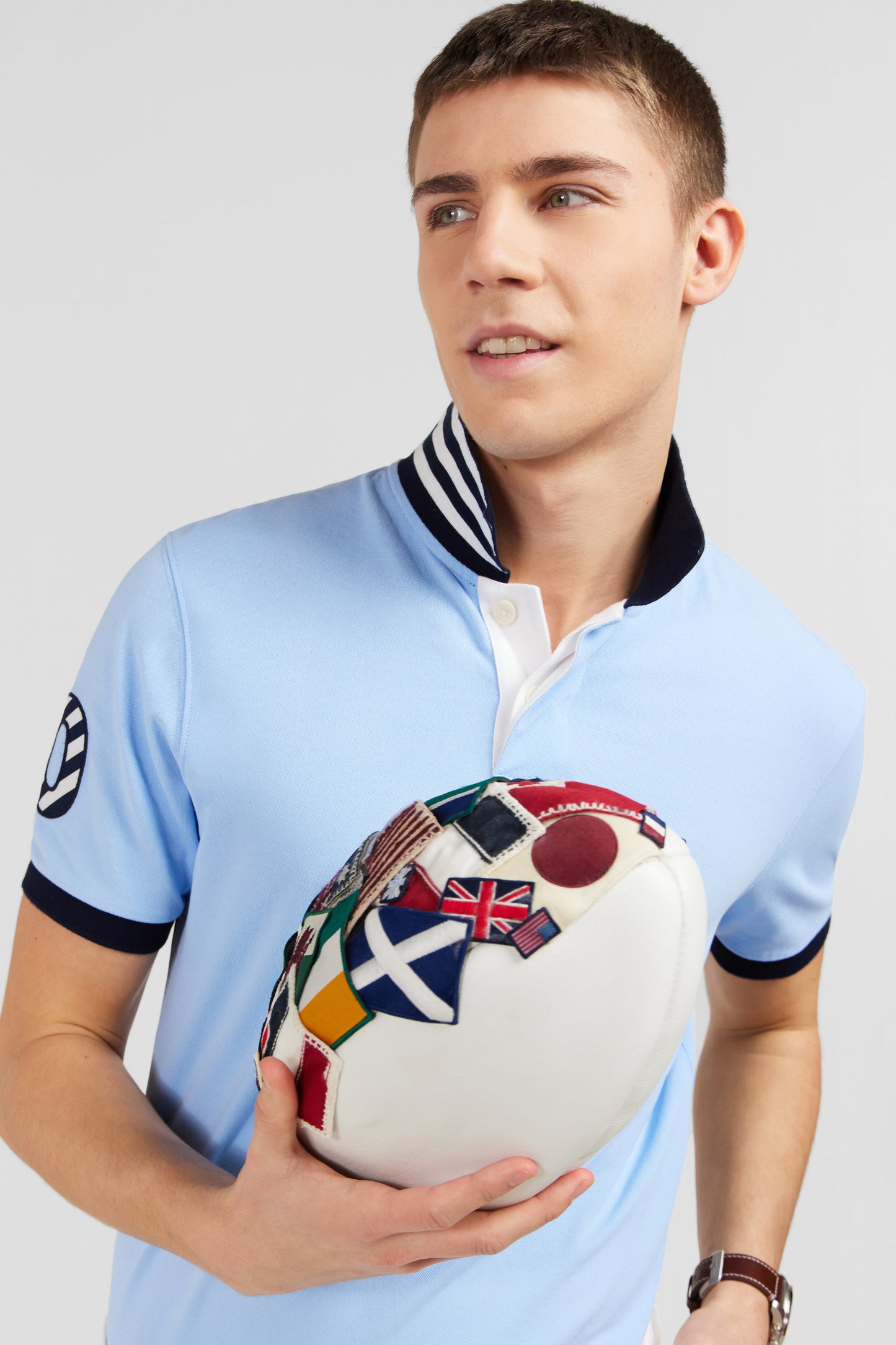 Polo bleu clair à manches courtes numéro 10