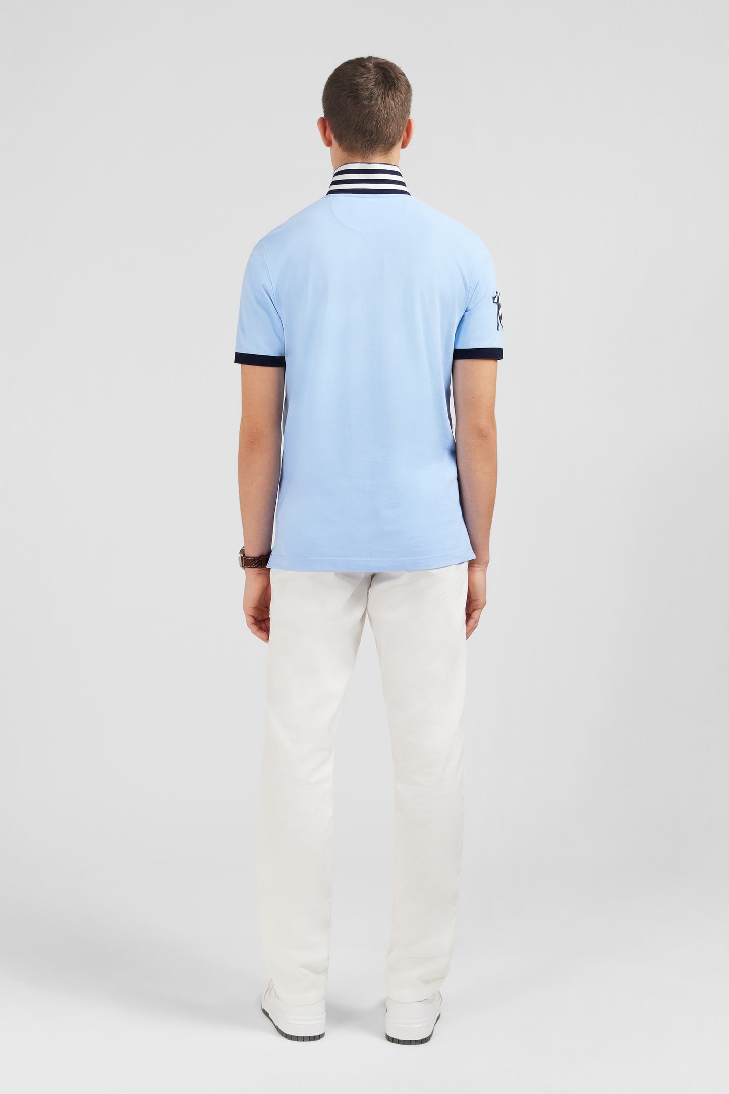 Polo bleu clair à manches courtes numéro 10