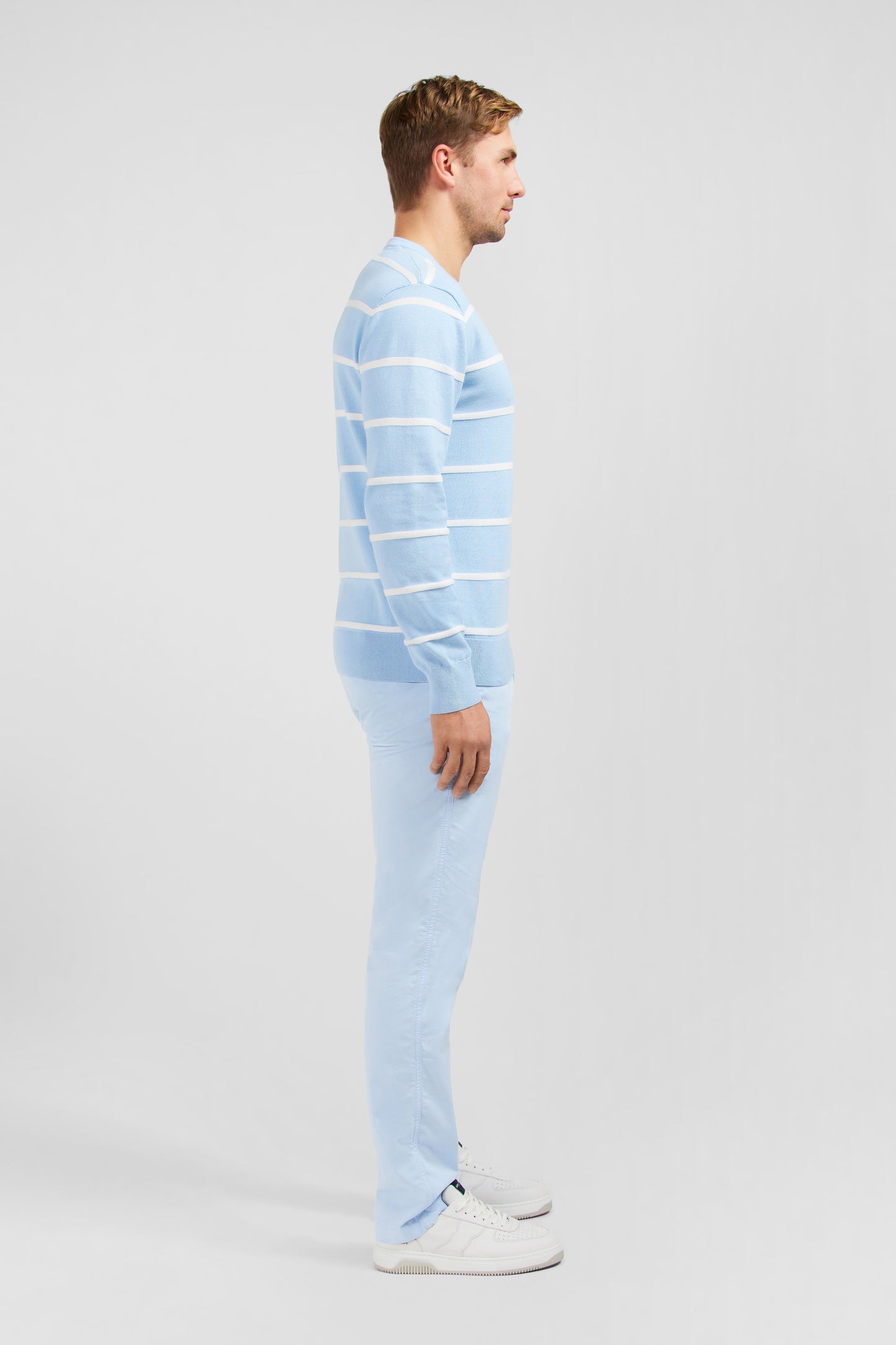 Pull jeu de maille rayé bleu clair