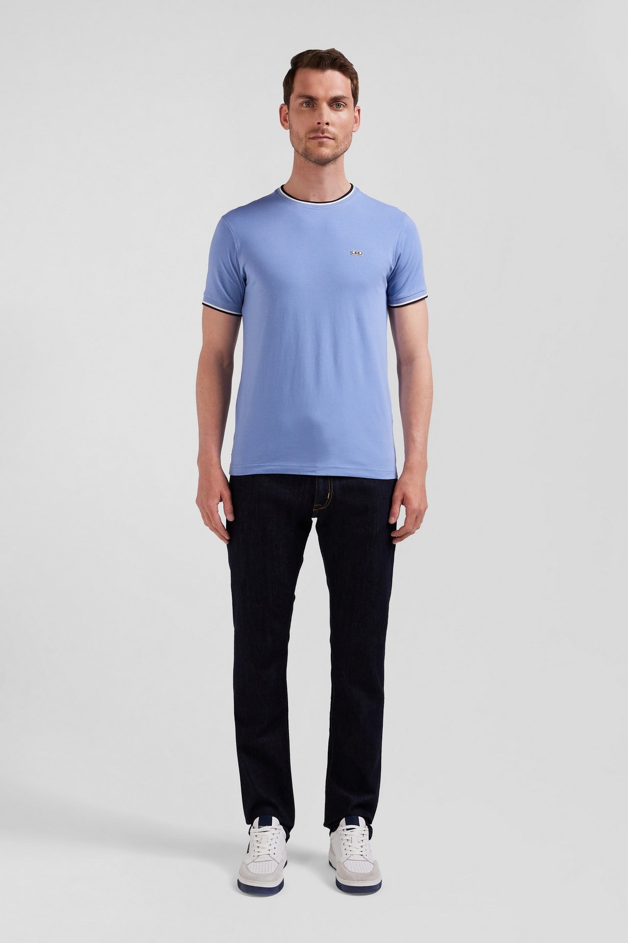 T-shirt bleu uni à manches courtes - Image 1