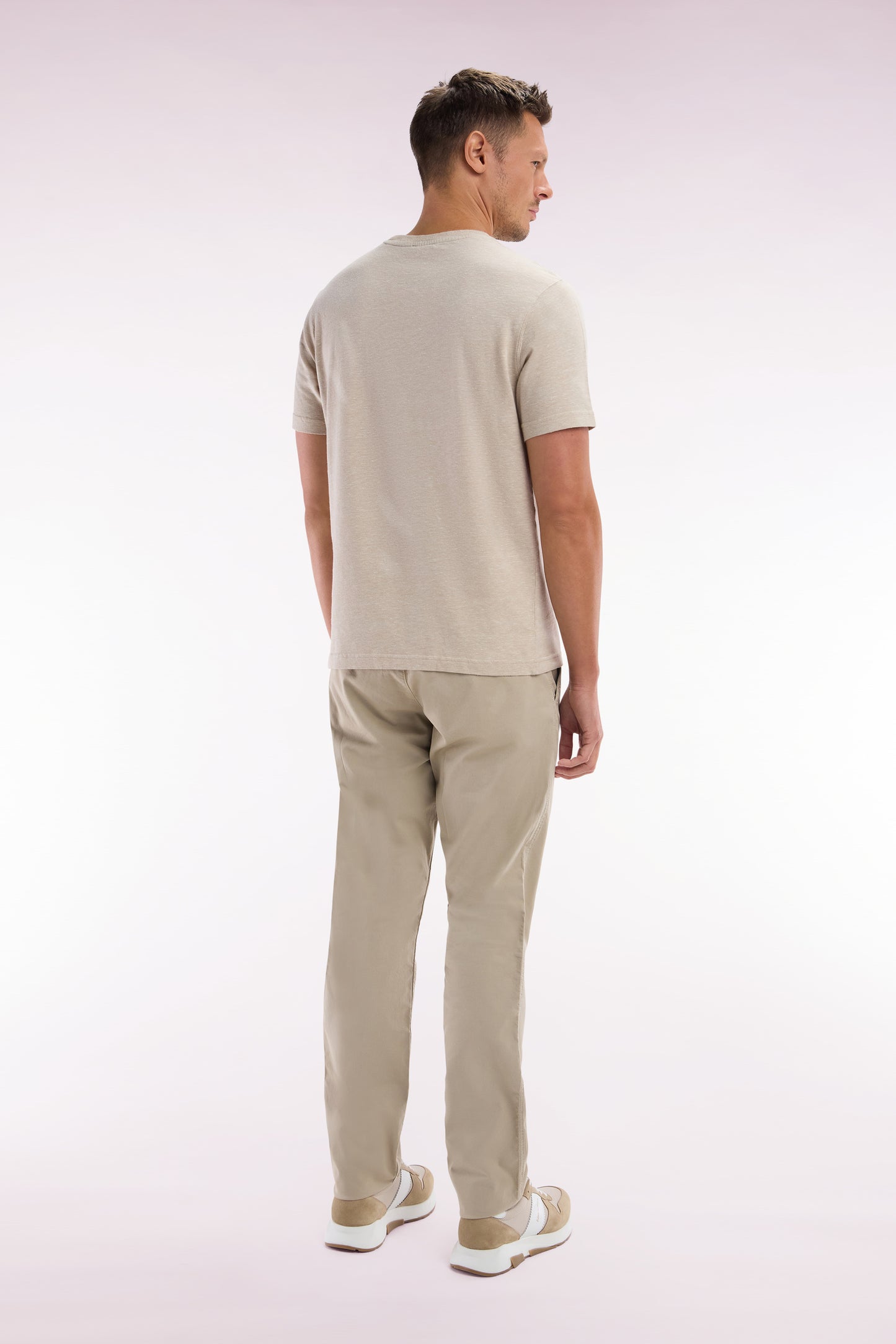 Pantalon chino sans plis en coton stretch beige coupe droite