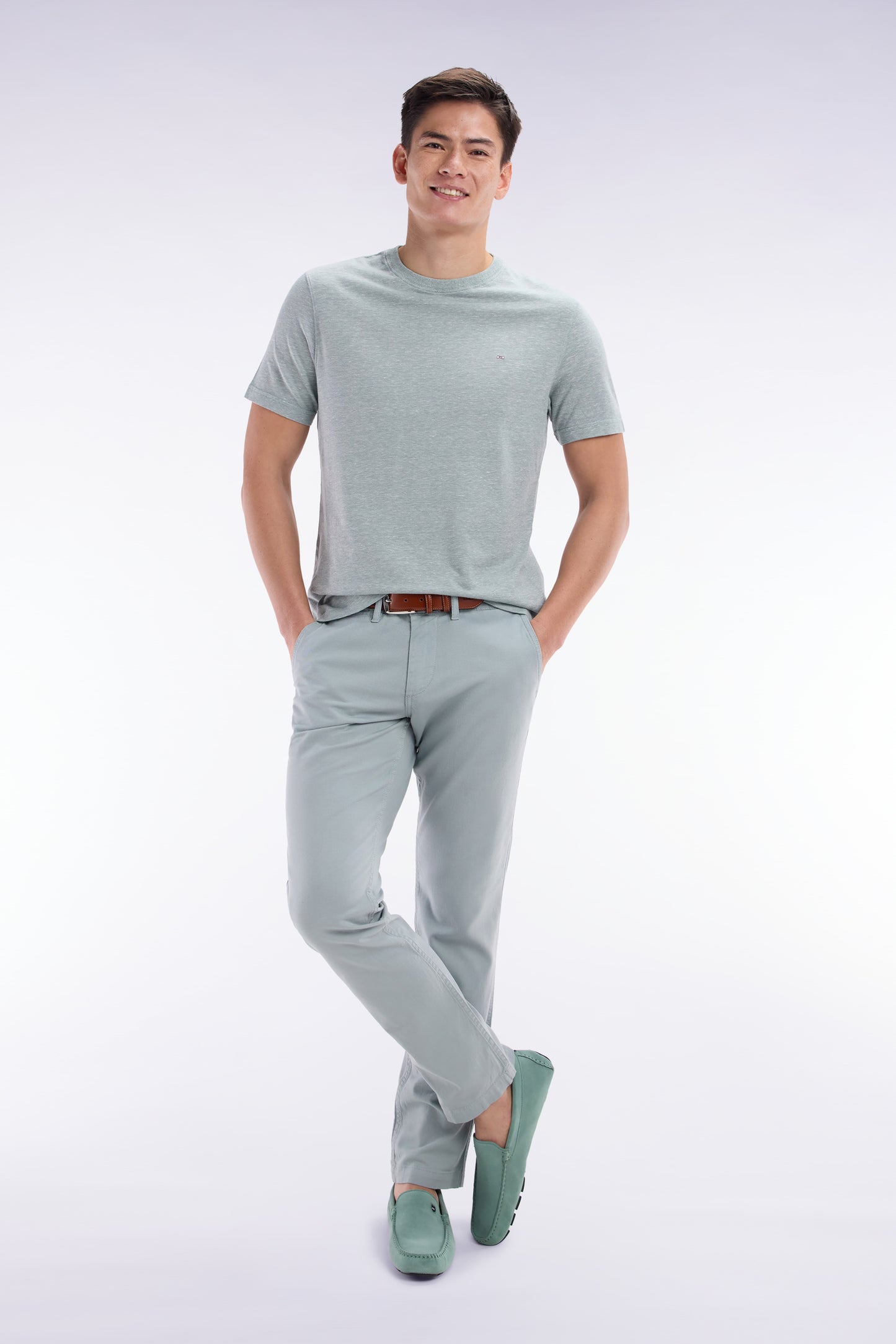 Pantalon chino sans pli en coton et lin stretch gris moyen coupe droite