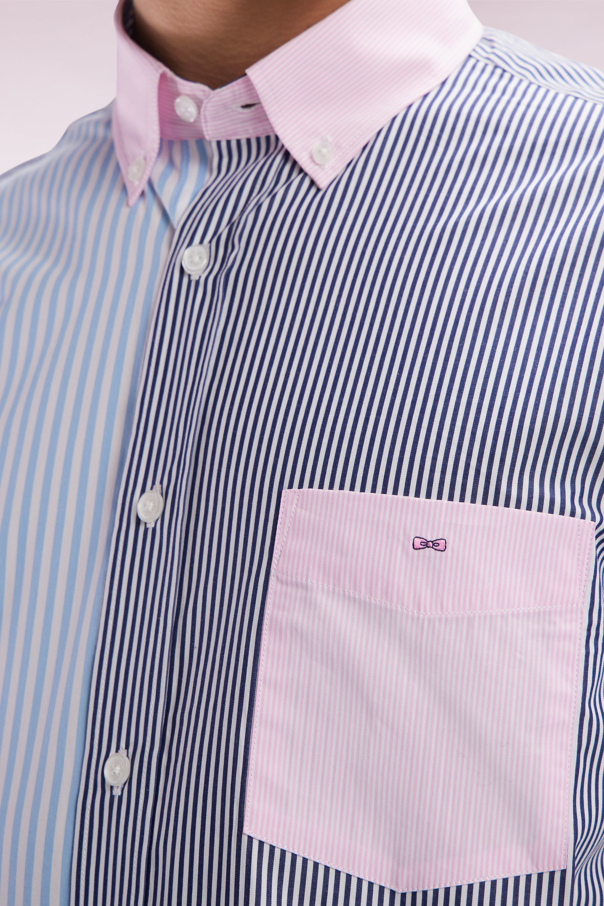 Chemise à manches courtes rayée en coton ciel rose et marine coupe droite