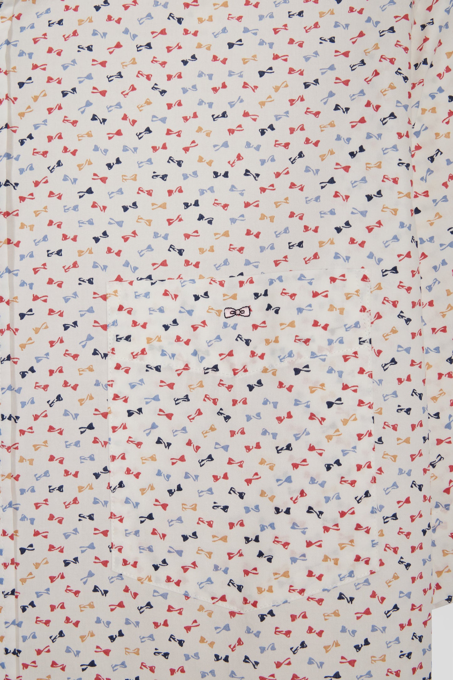 Chemise à manches courtes en popeline de coton écrue imprimé nœud papillon multicolore coupe droite