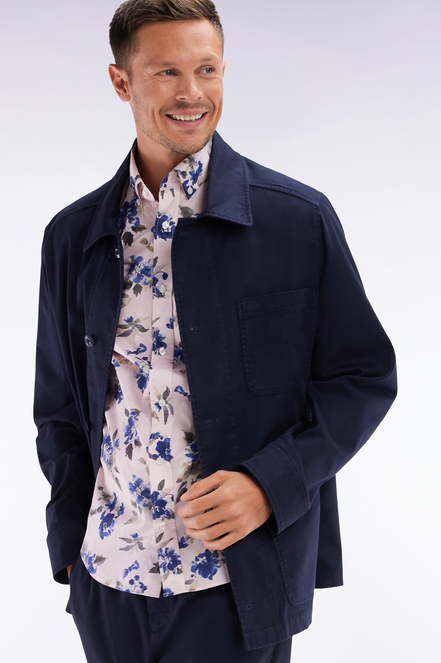 Chemise à manches courtes en popeline de coton Pima rose motif floral bleu coupe droite