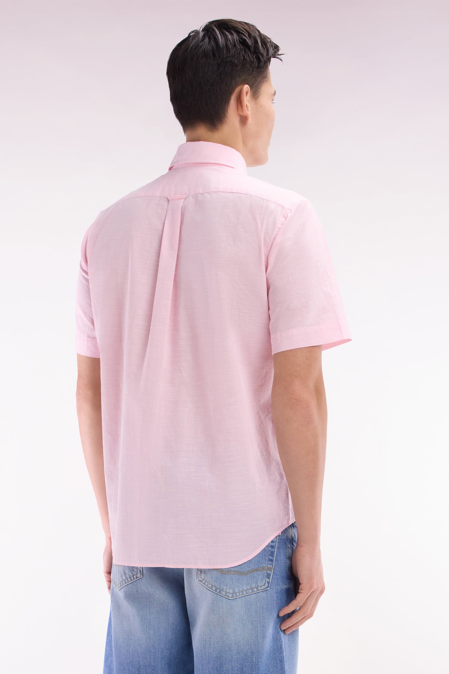 Chemise à manches courtes en coton texturé rose coupe droite