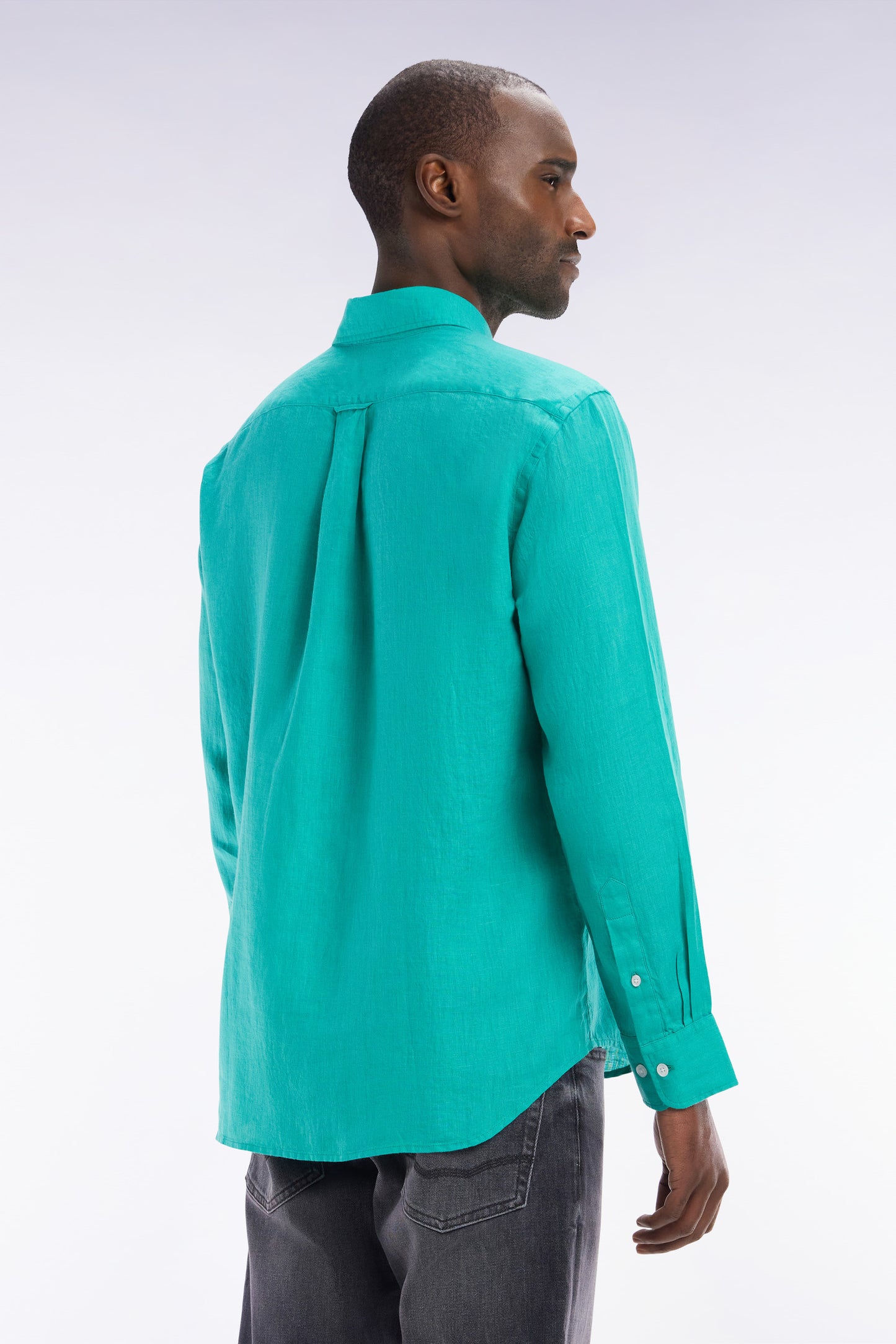 Chemise en lin vert unie coupe droite