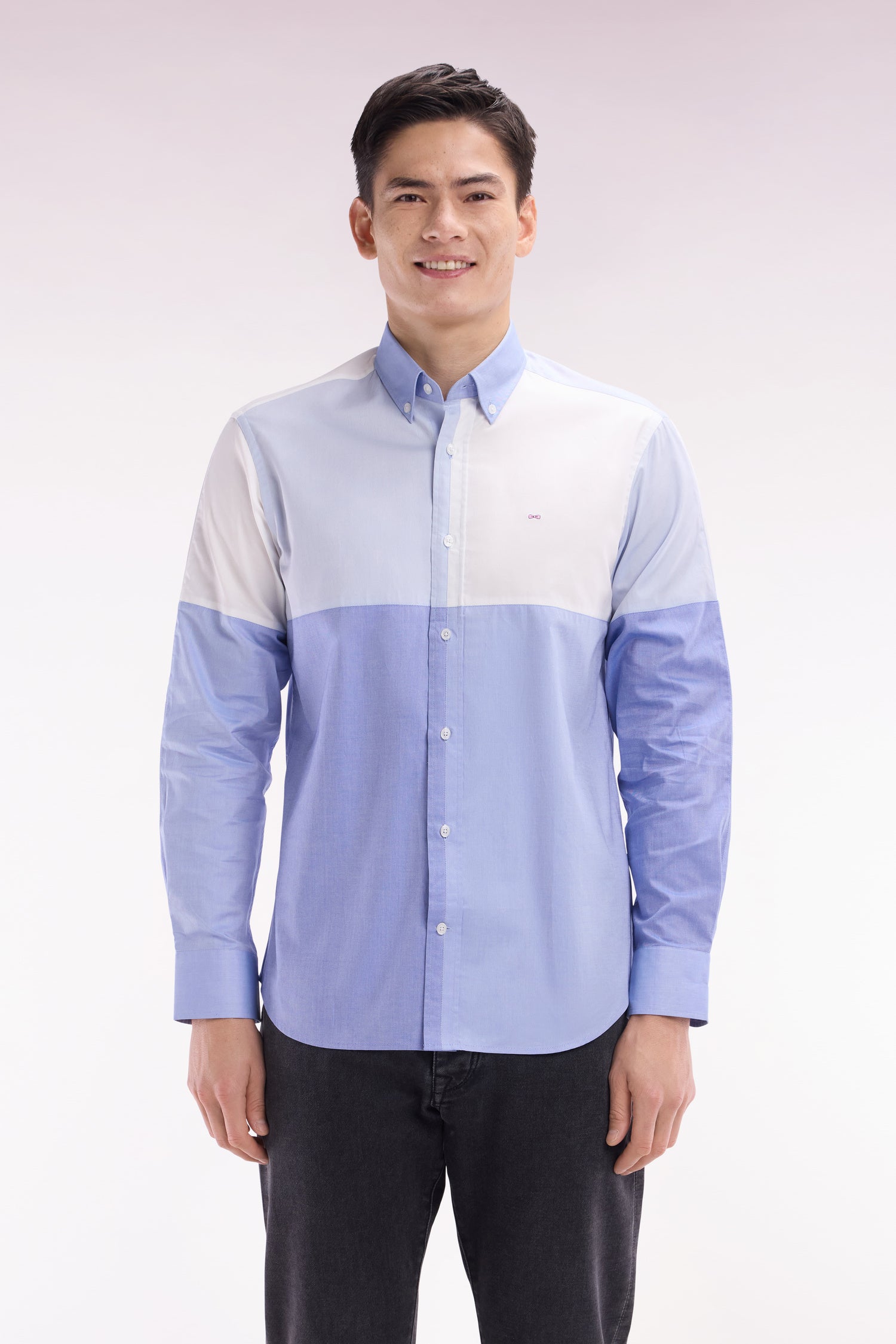 Chemise en twill de coton bleu foncé coupe droite