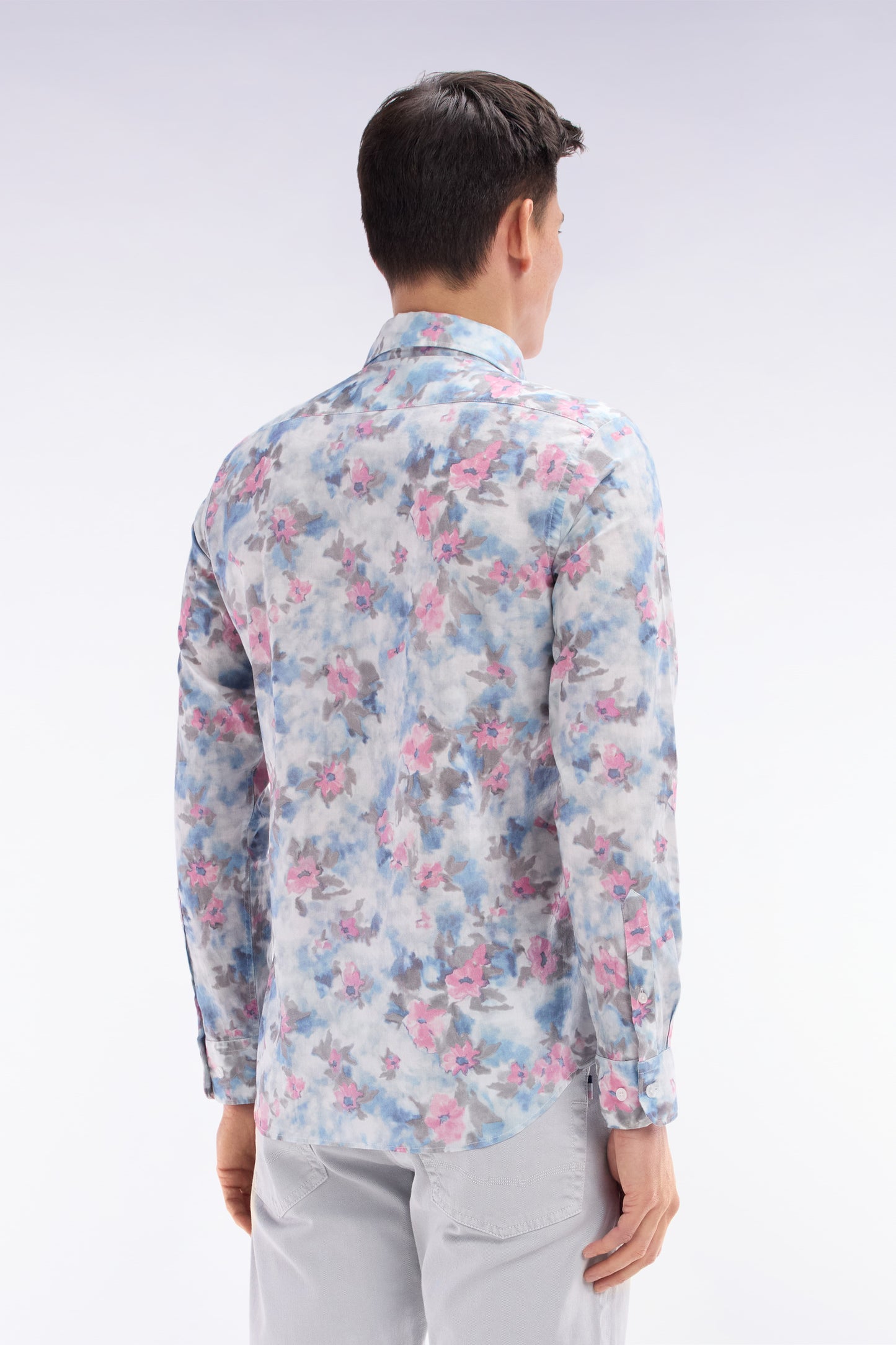 Chemise en coton ciel à imprimé floral coupe ajustée