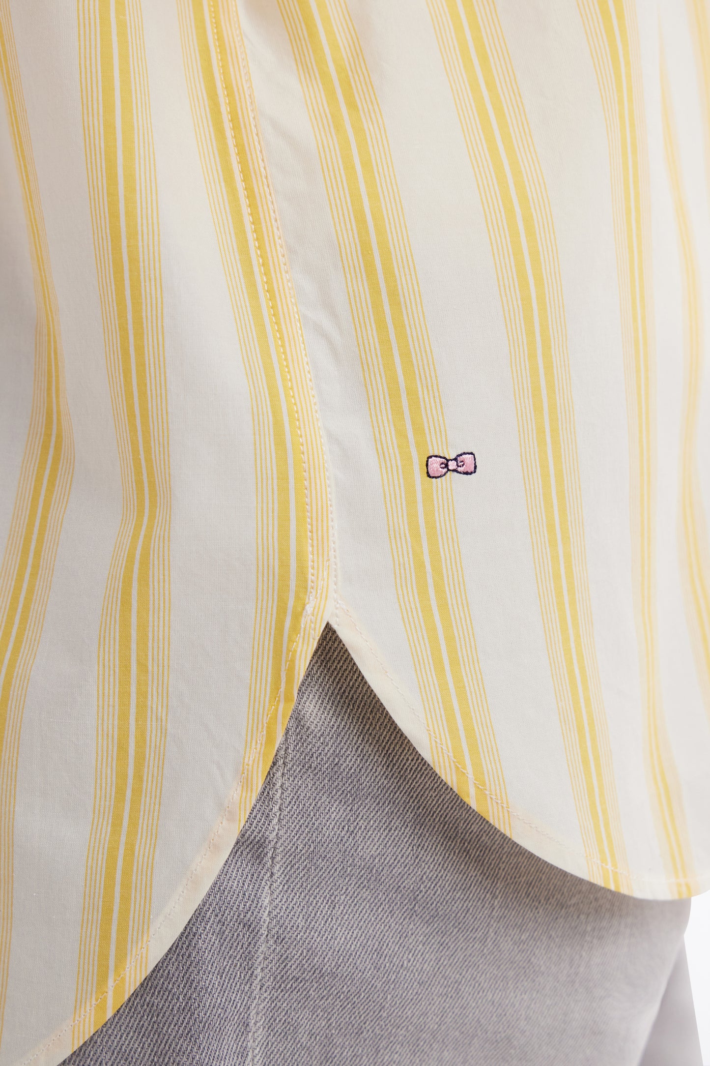 Oversized striped short-sleeved shirt in yellow and white cotton