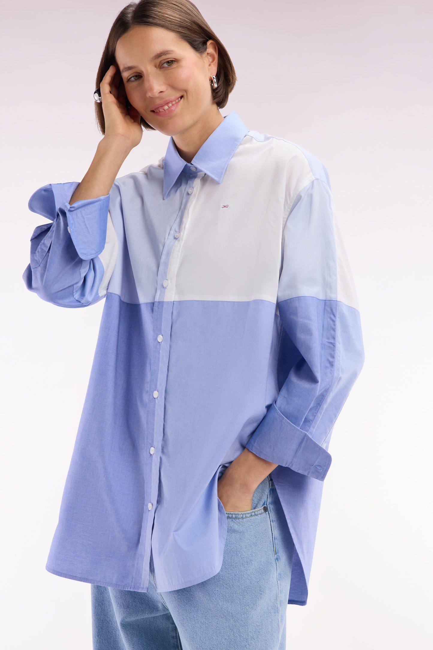 Oversized colorblock shirt in blue cotton poplin