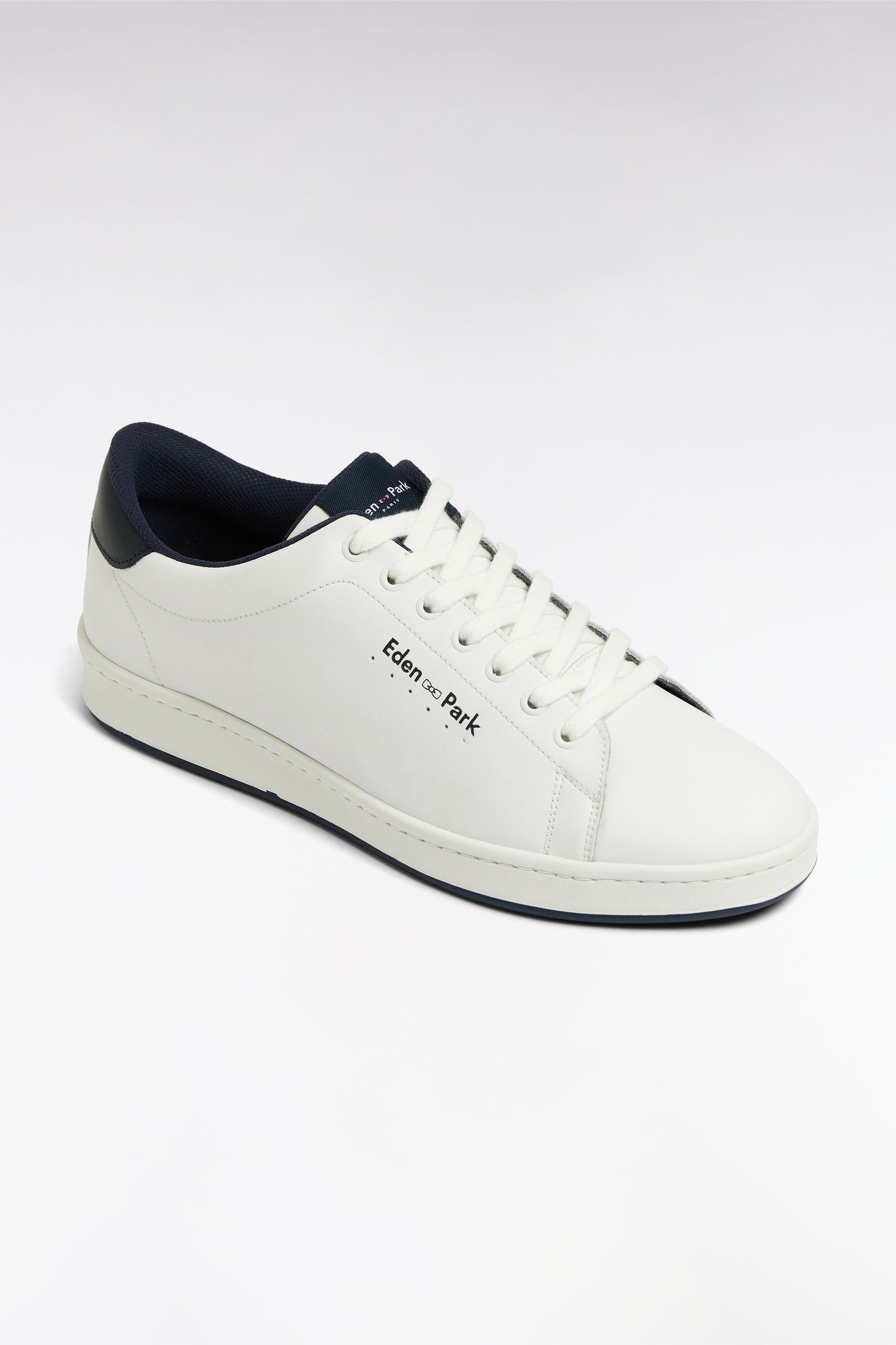 White leather low-top sneakers