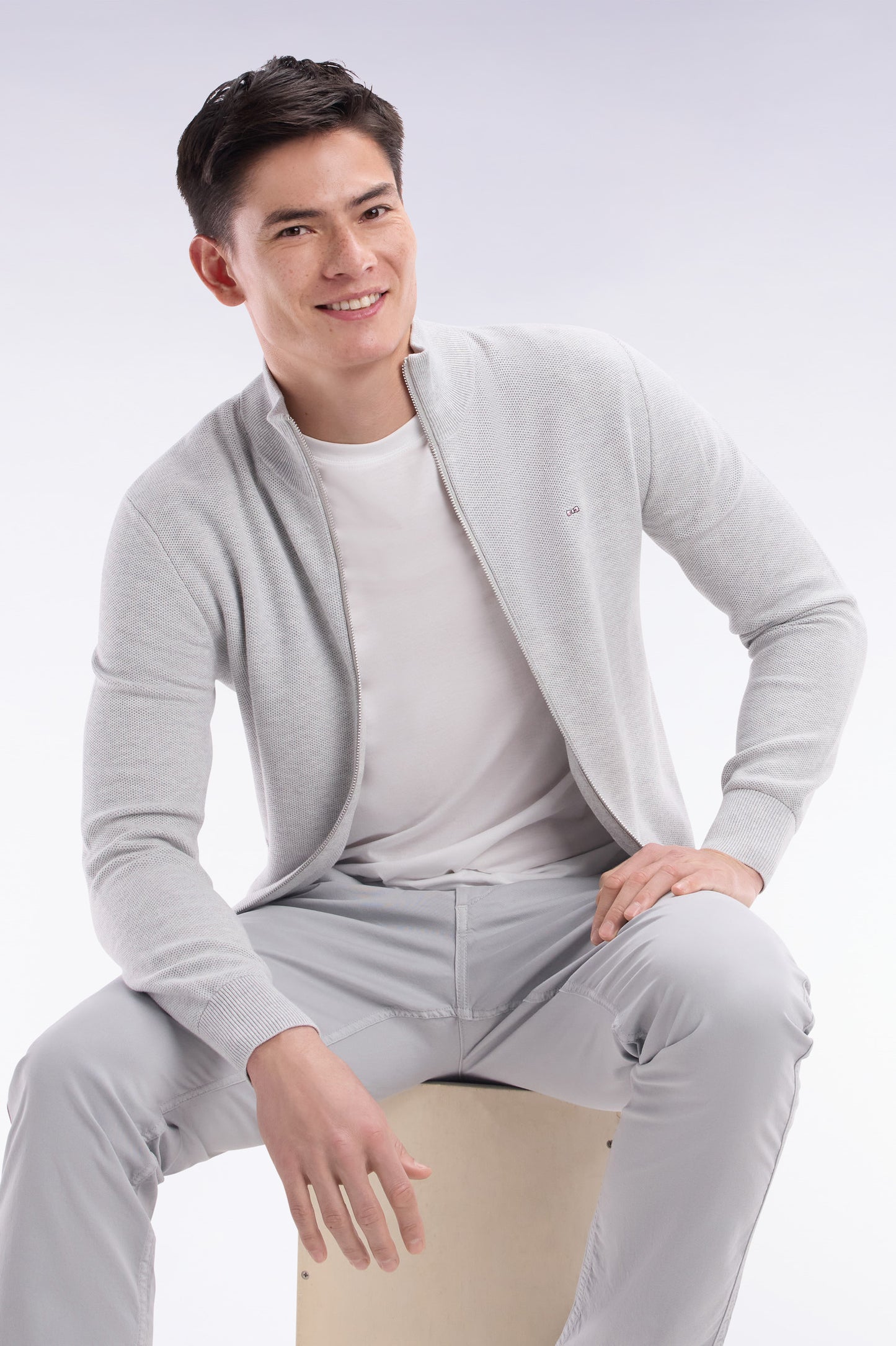 Cardigan zippé en coton nid d'abeille gris coupe droite