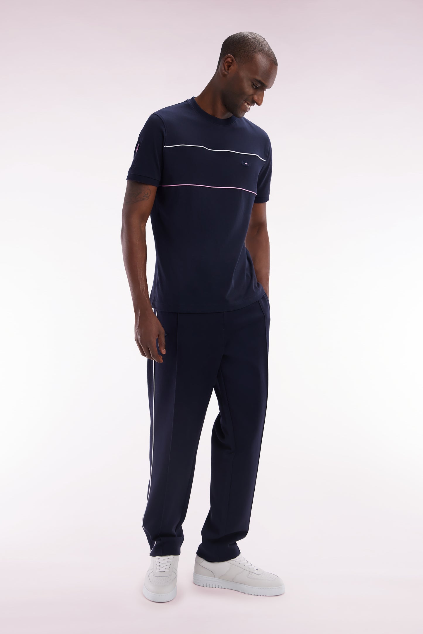 Pantalon jogging en molleton coton stretch marine passepoil ciel coupe droite