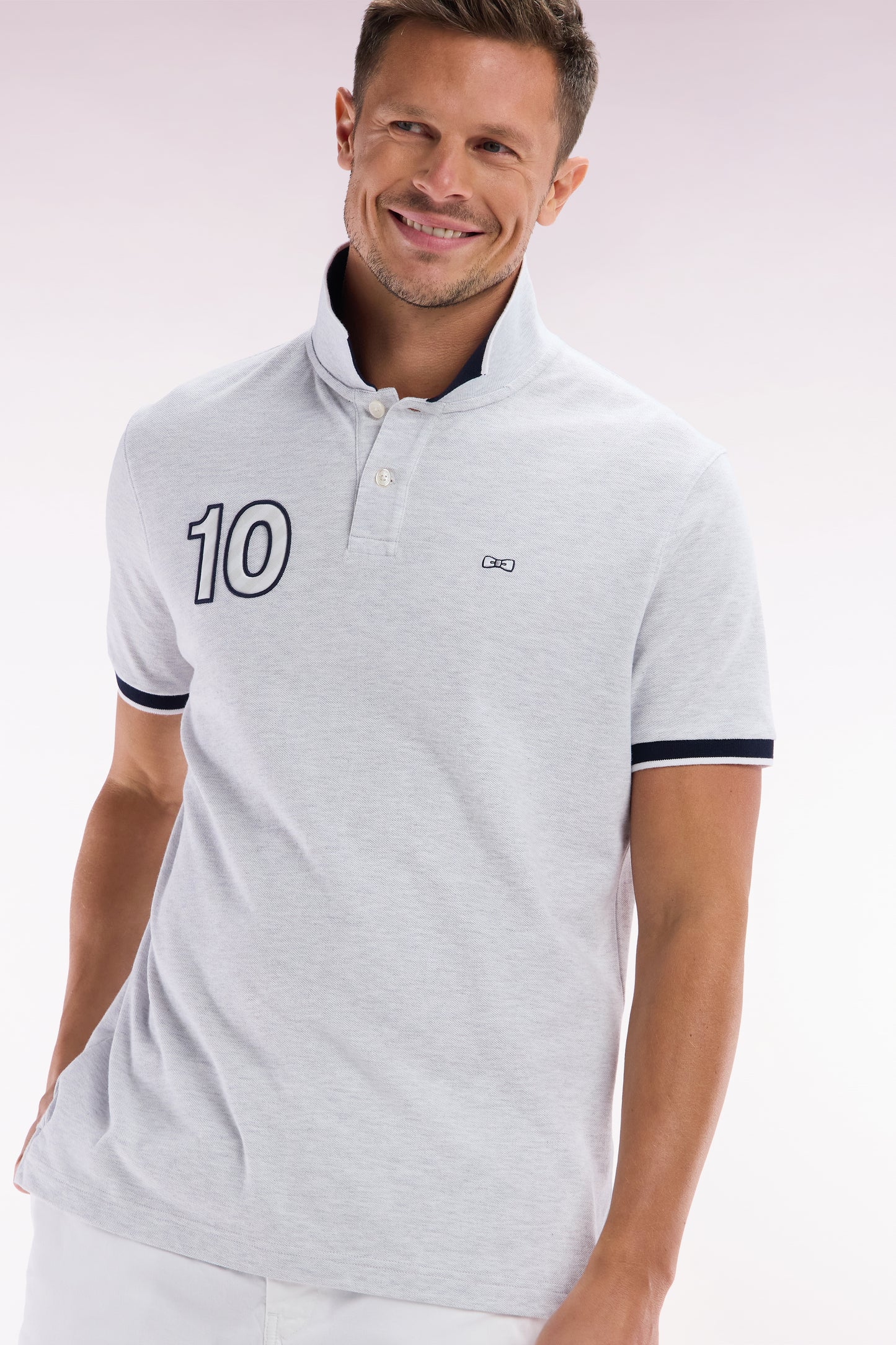Relaxed-fit short-sleeved polo shirt in grey cotton with 10 embroidery