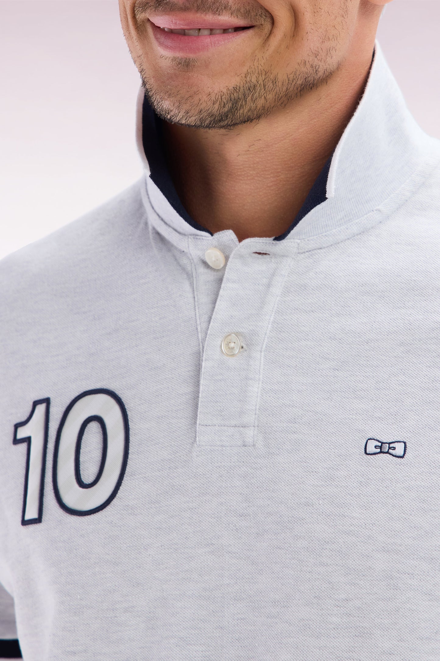 Relaxed-fit short-sleeved polo shirt in grey cotton with 10 embroidery