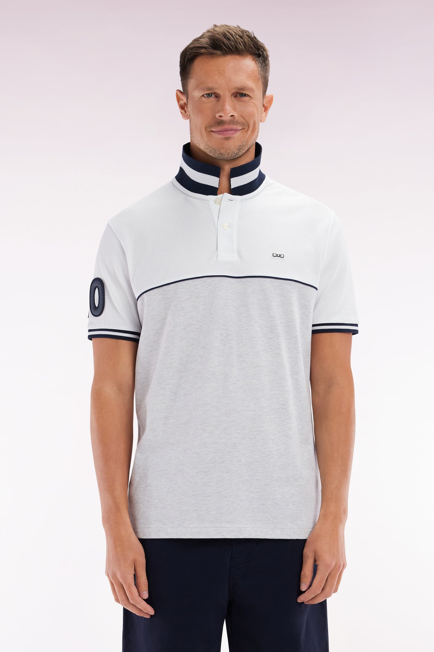 Relaxed-fit two-tone short-sleeved polo shirt in grey and white cotton