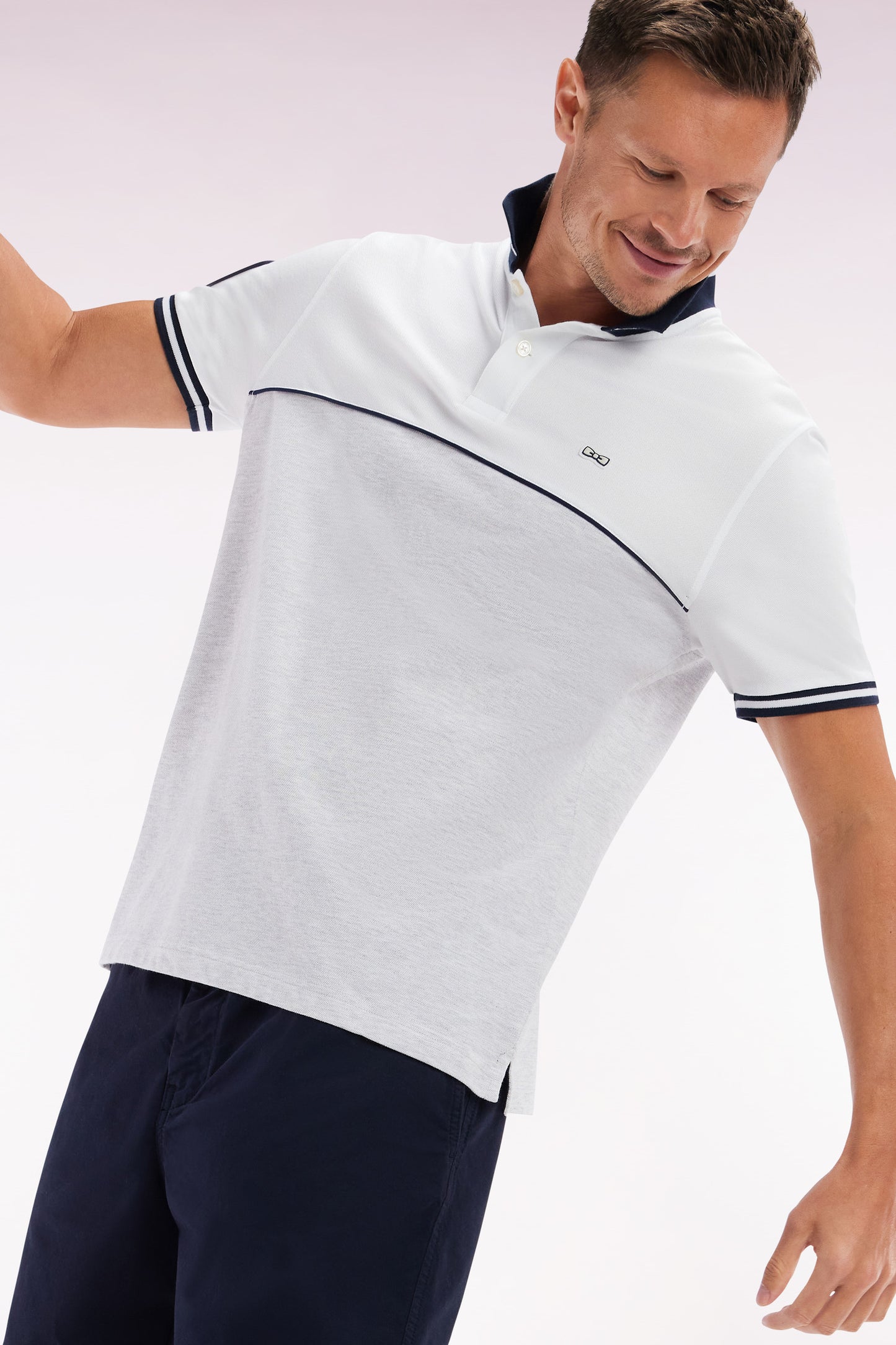 Relaxed-fit two-tone short-sleeved polo shirt in grey and white cotton