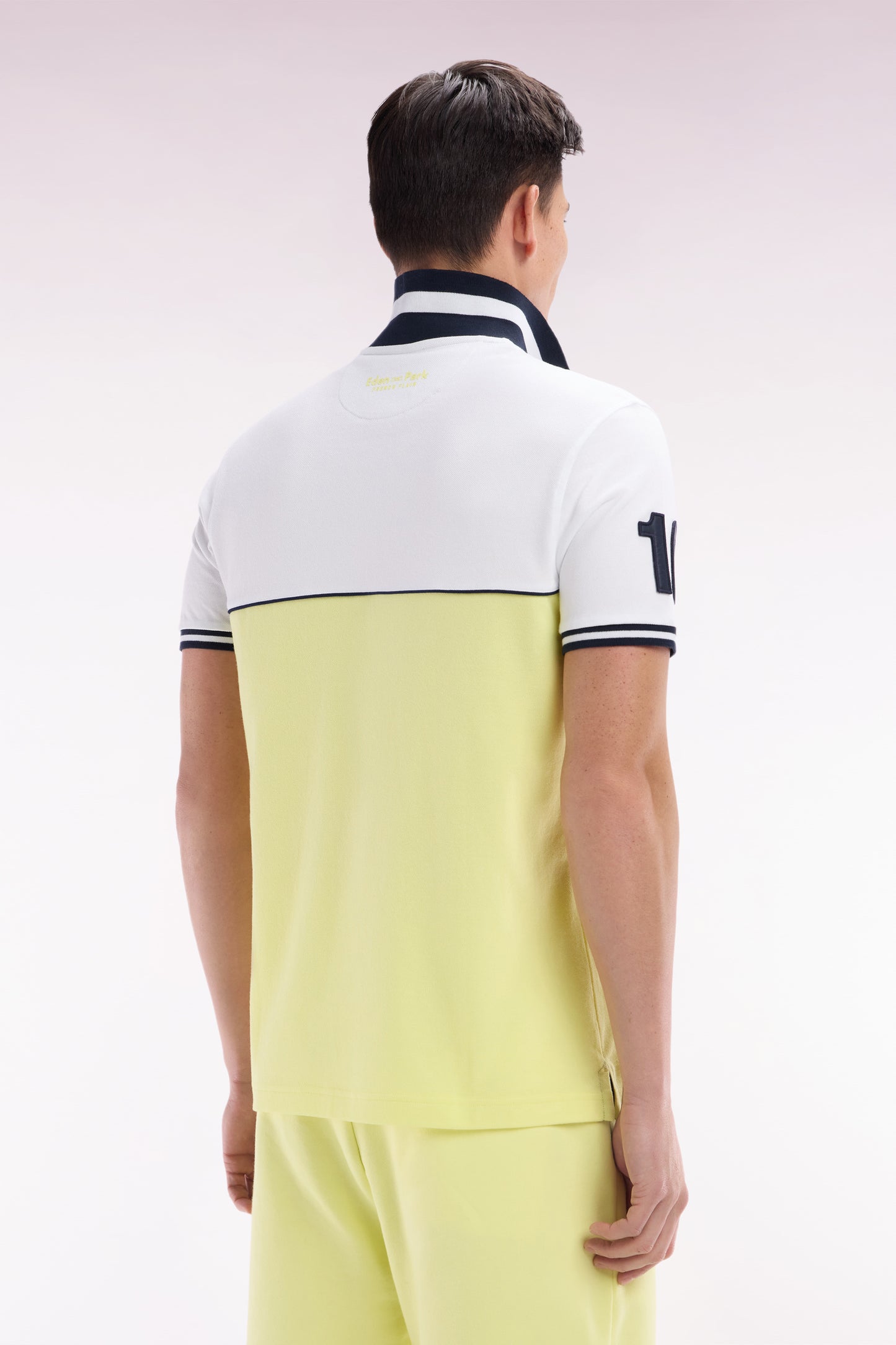 Relaxed-fit two-tone short-sleeved polo shirt in yellow and white cotton