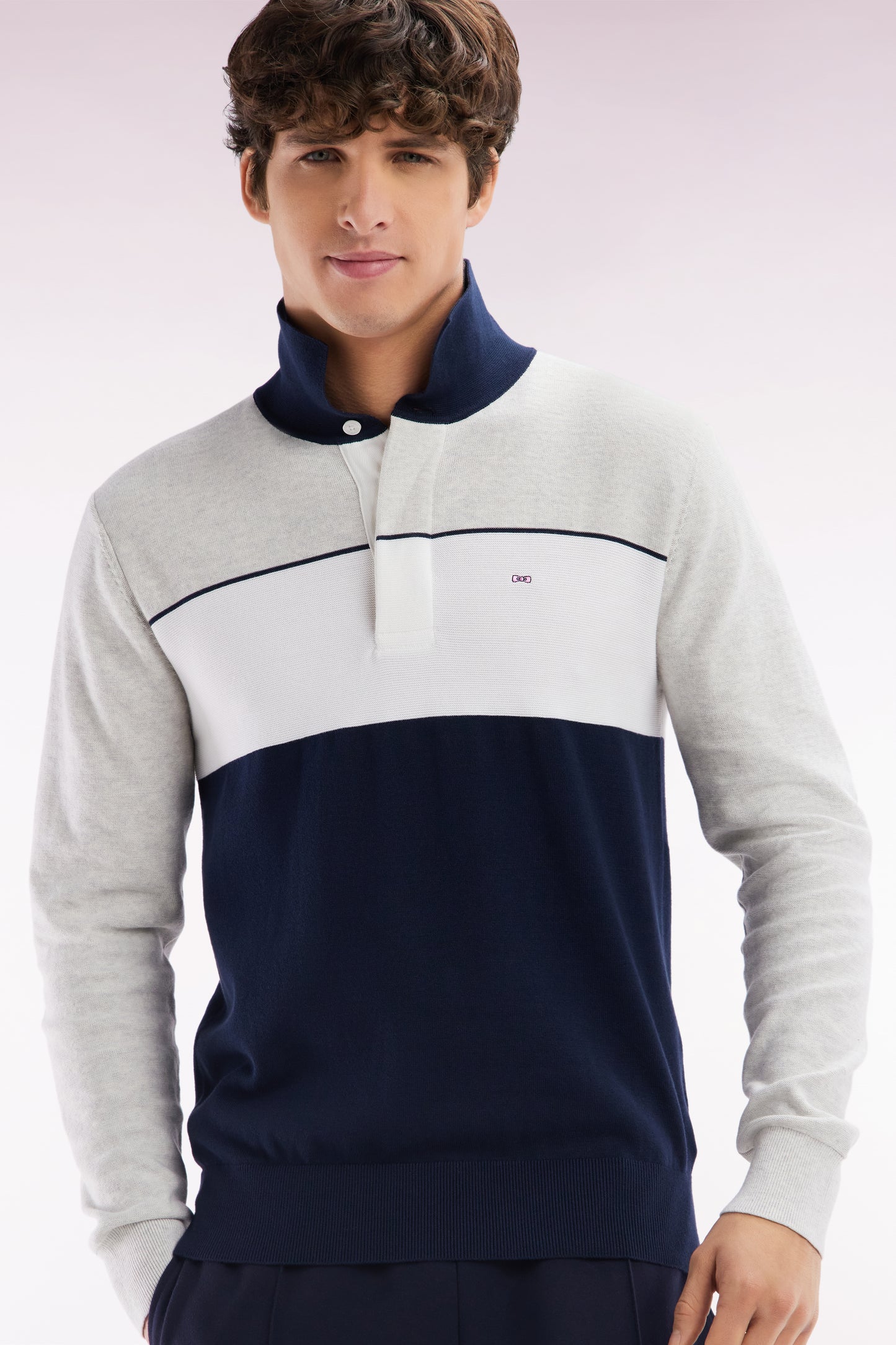 Pull à col maillot en coton gris coupe droite