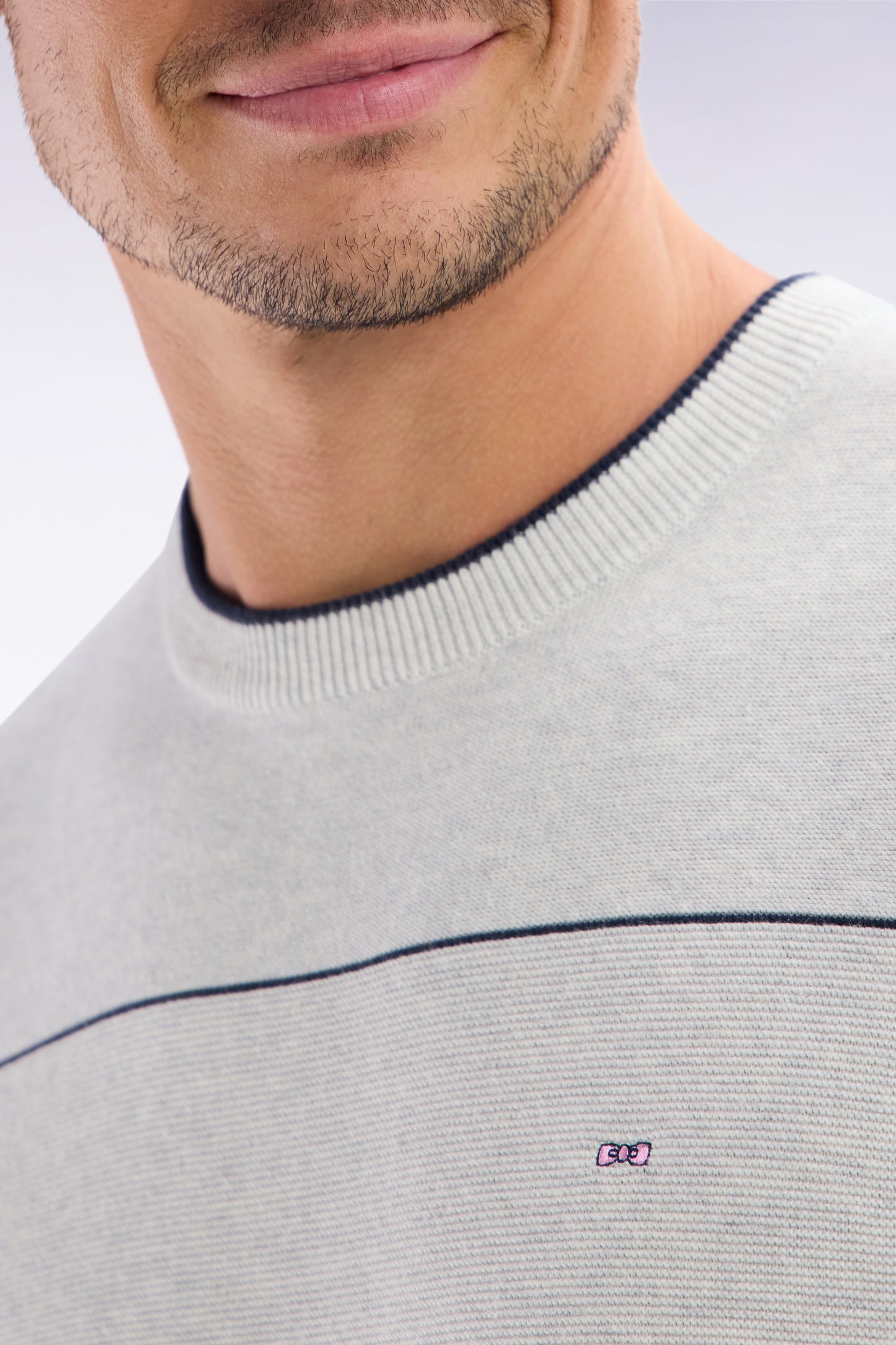 Round-neck grey cotton jumper