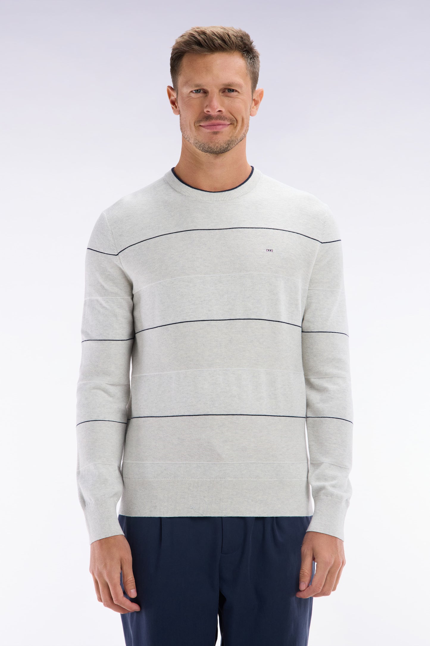 Pull col rond cerclé en coton gris