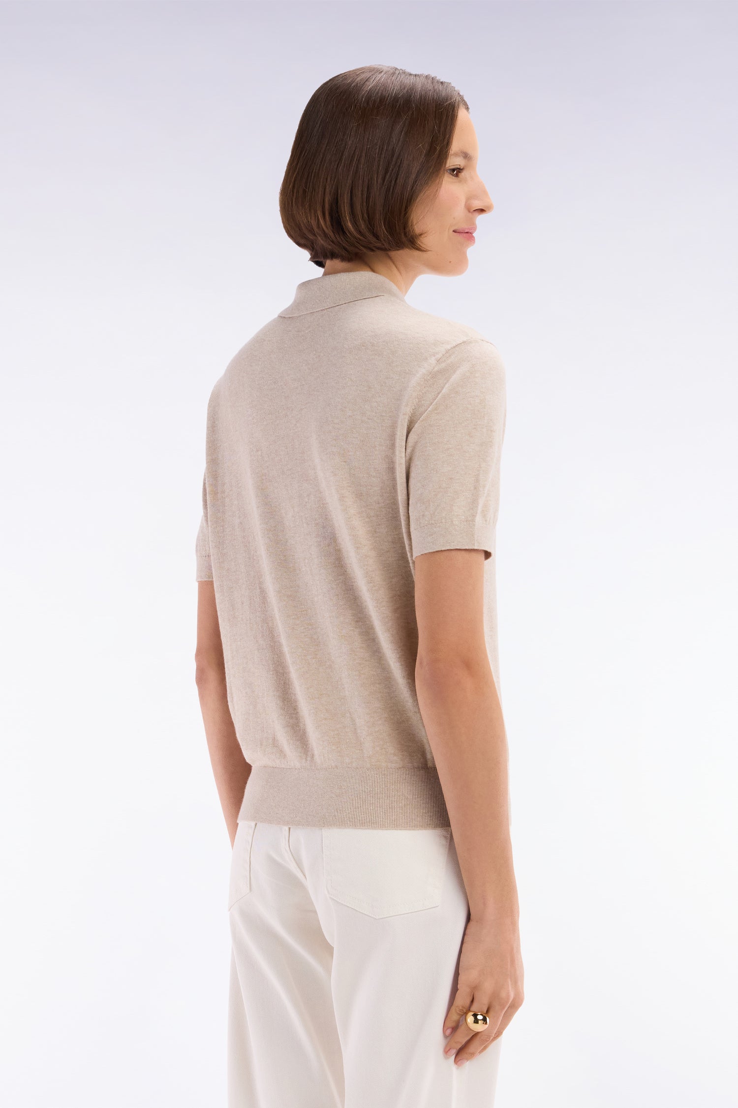 Pull manches courtes à col polo beige coupe droite