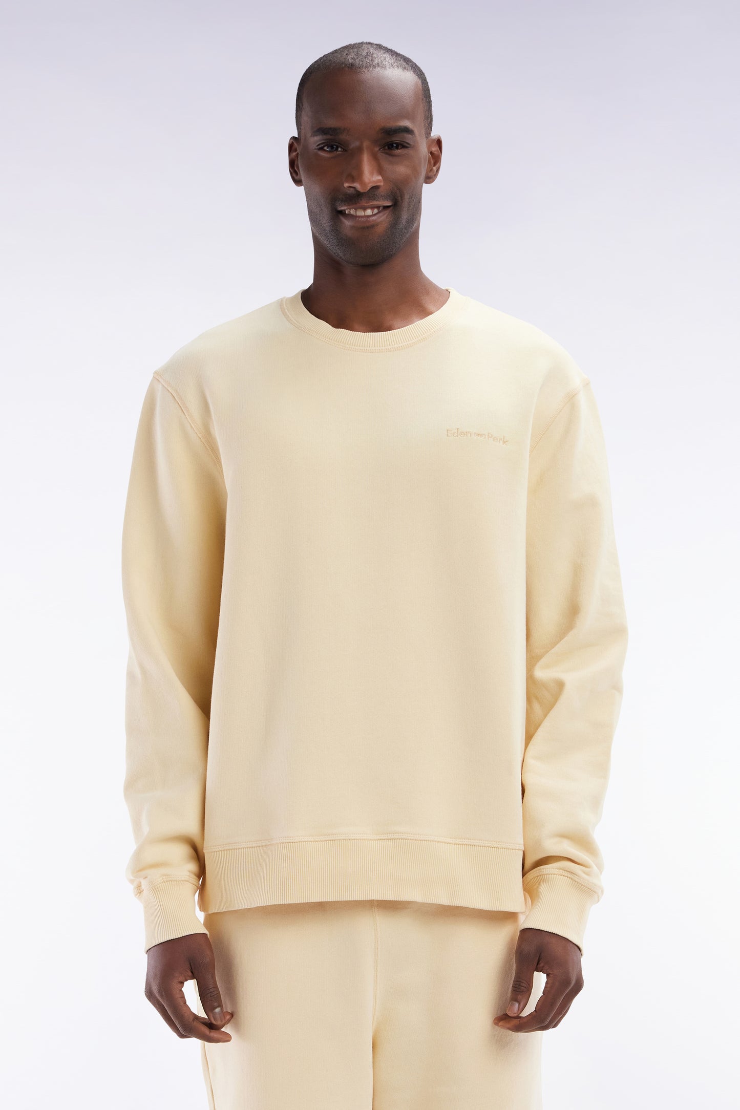 Sweatshirt surteint à col rond en molleton coton ocre coupe décontractée