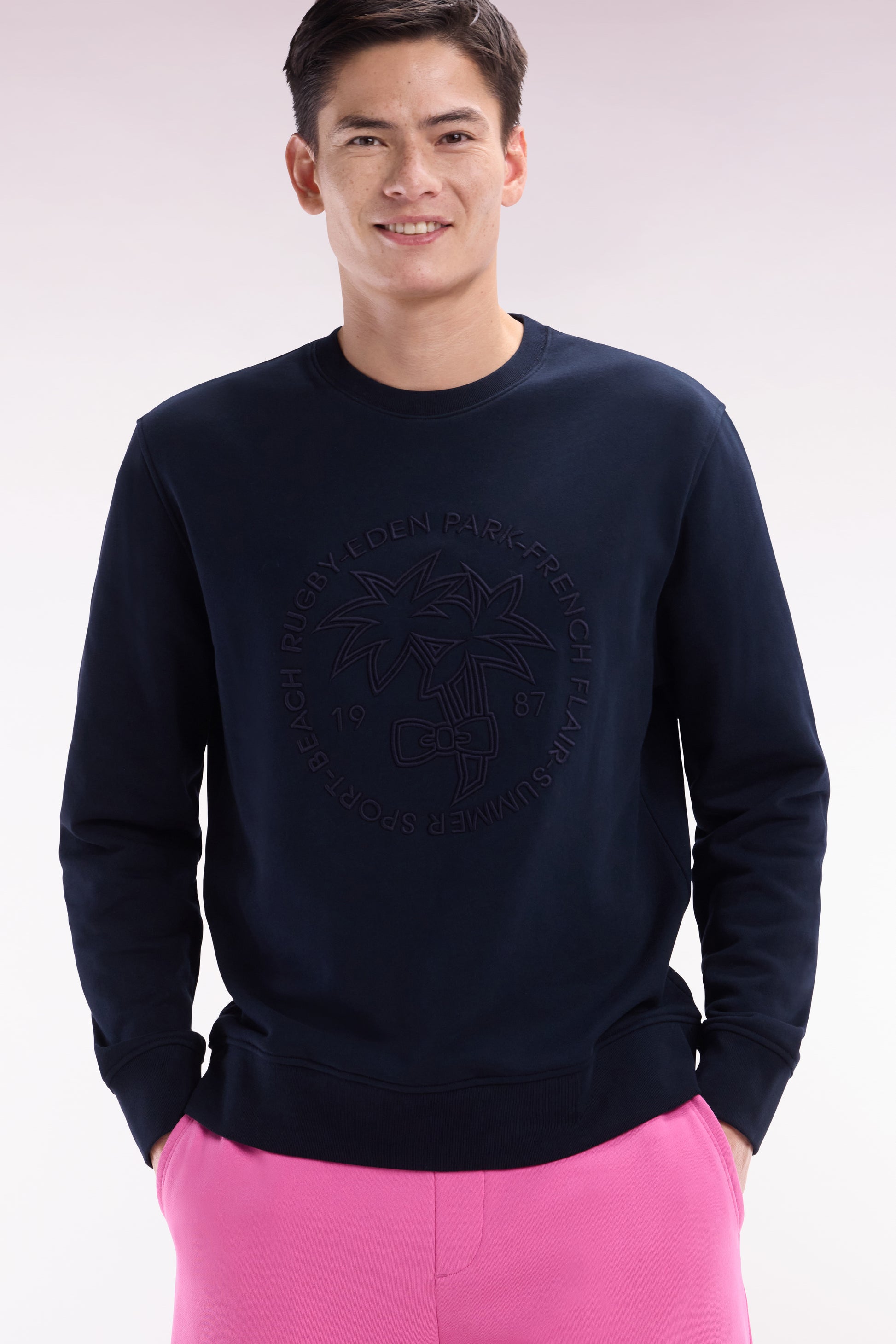 Sweatshirt en molleton coton marine broderie palmier ton sur ton coupe décontractée