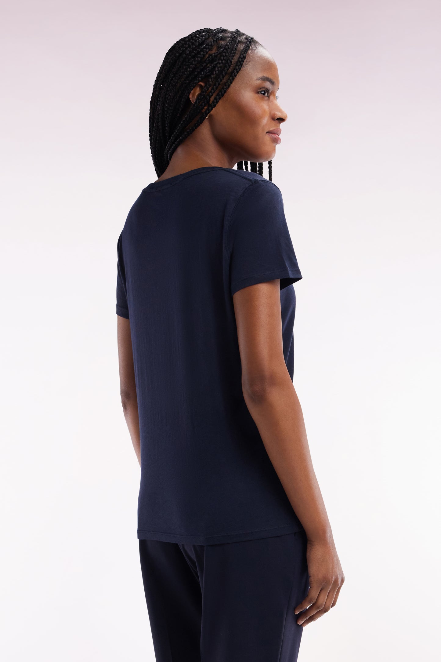 V-neck T-shirt in lightweight navy Pima cotton jersey, straight cut