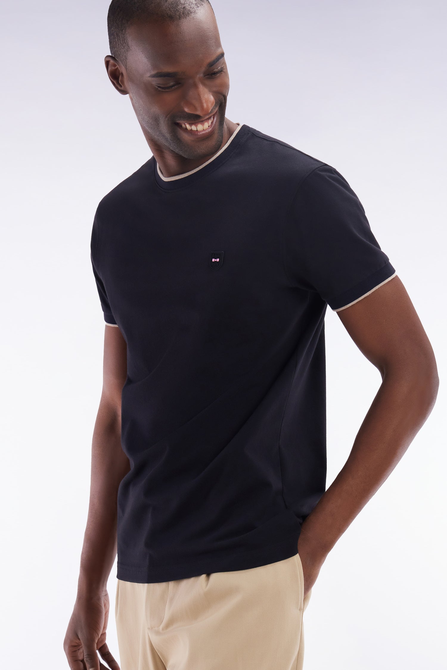 T-shirt en coton stretch noir coupe ajustée