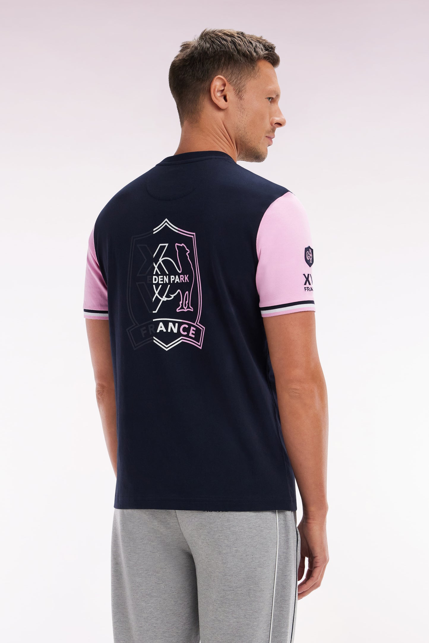 Two-color XV t-shirt with navy cotton and pink embroidery straight cut
