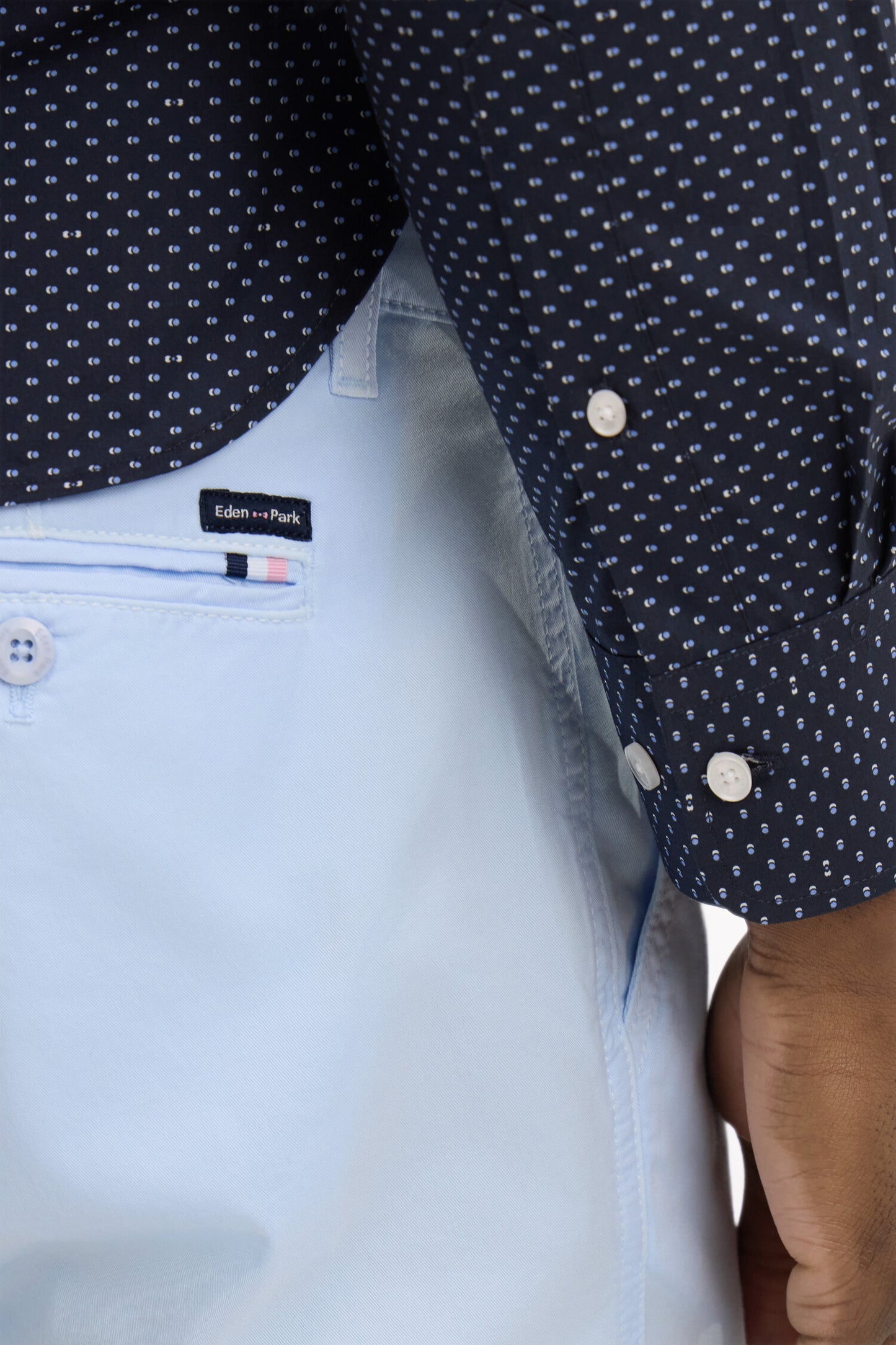 Pantalon chino regular en coton stretch ciel