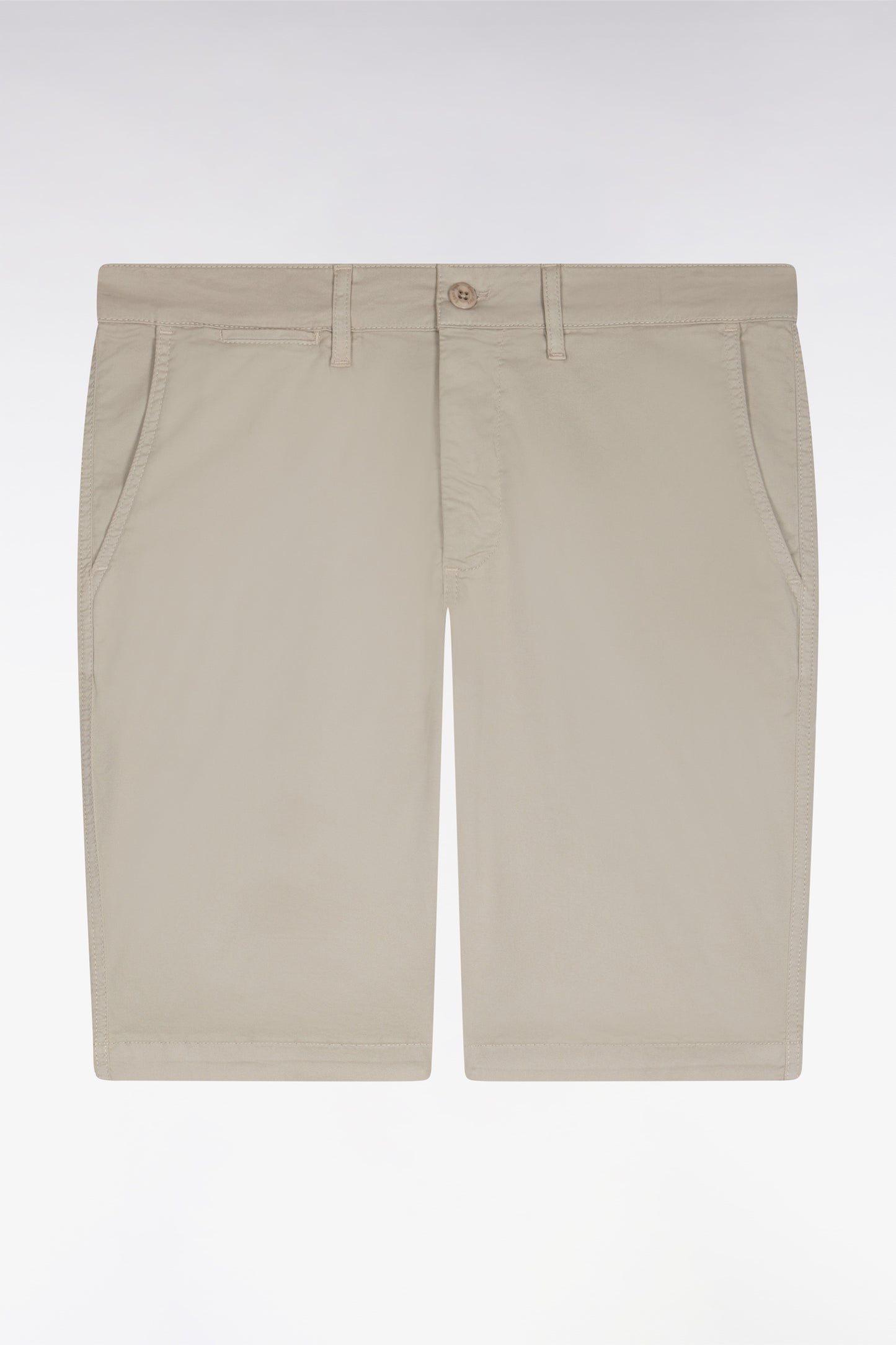 Bermuda chino en gabardine stretch gris clair