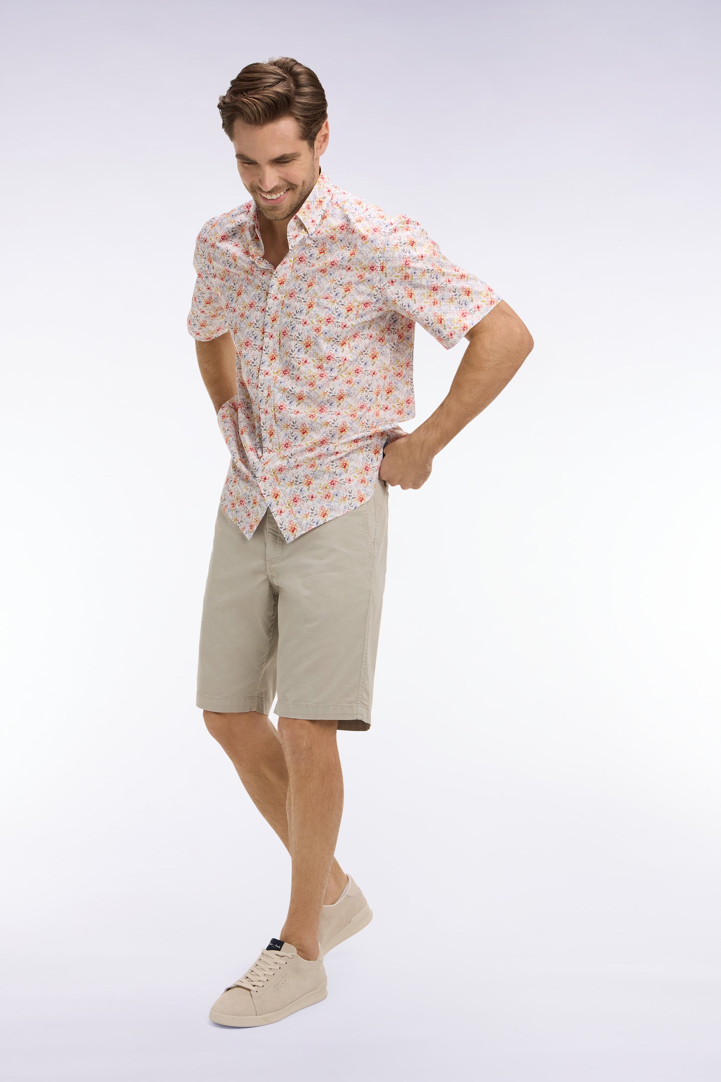 Bermuda chino en gabardine stretch gris clair