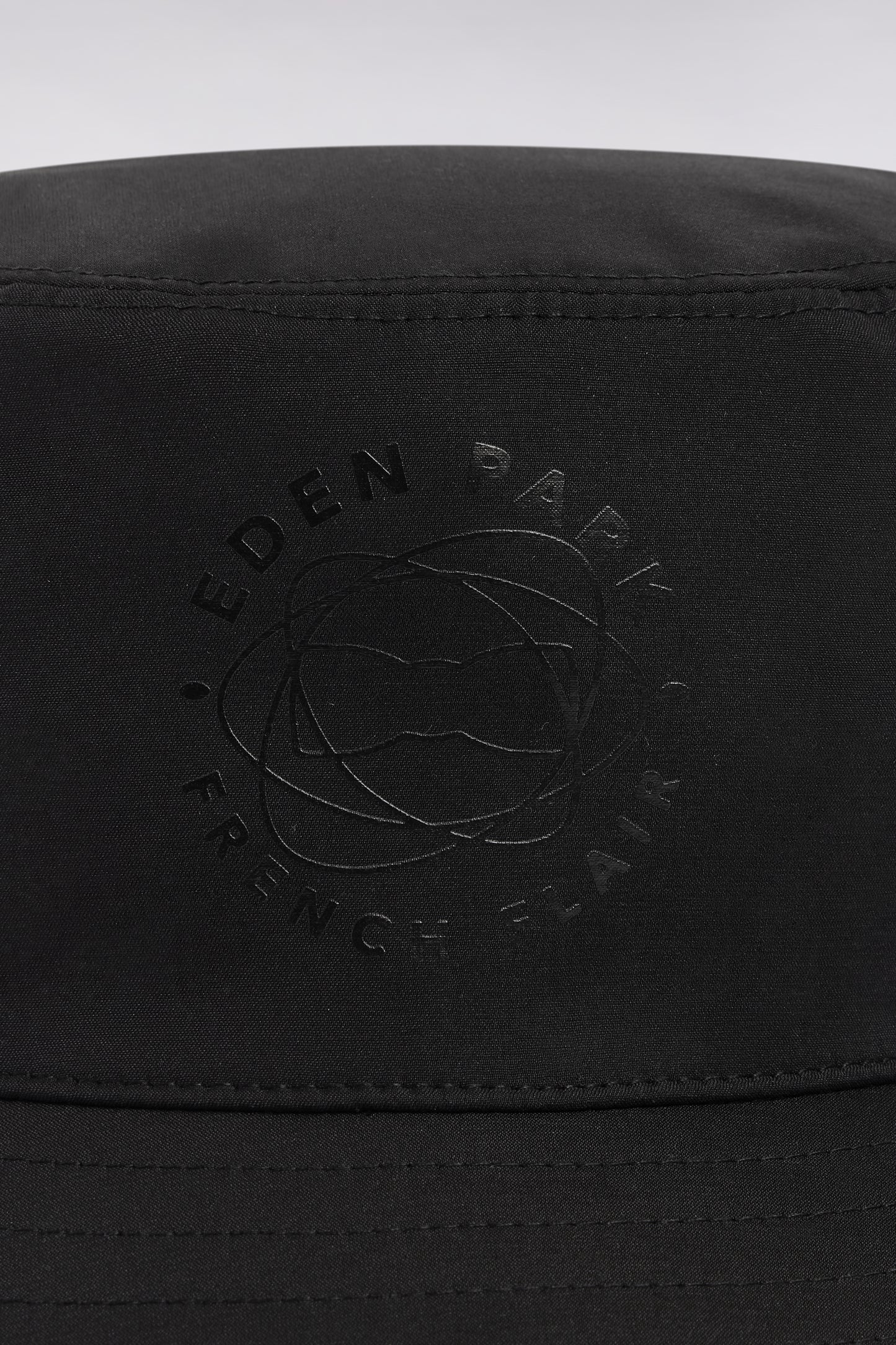 Bob en nylon noir à impressions 3D