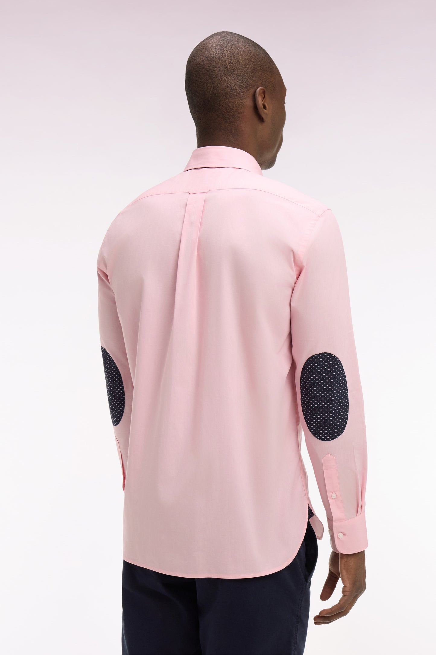 Chemise en coton rose à coudières imprimées