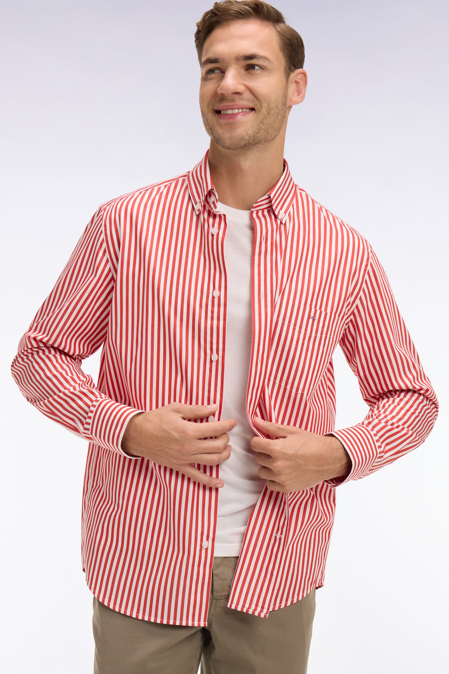 Chemise en coton rouge à rayures bâtons