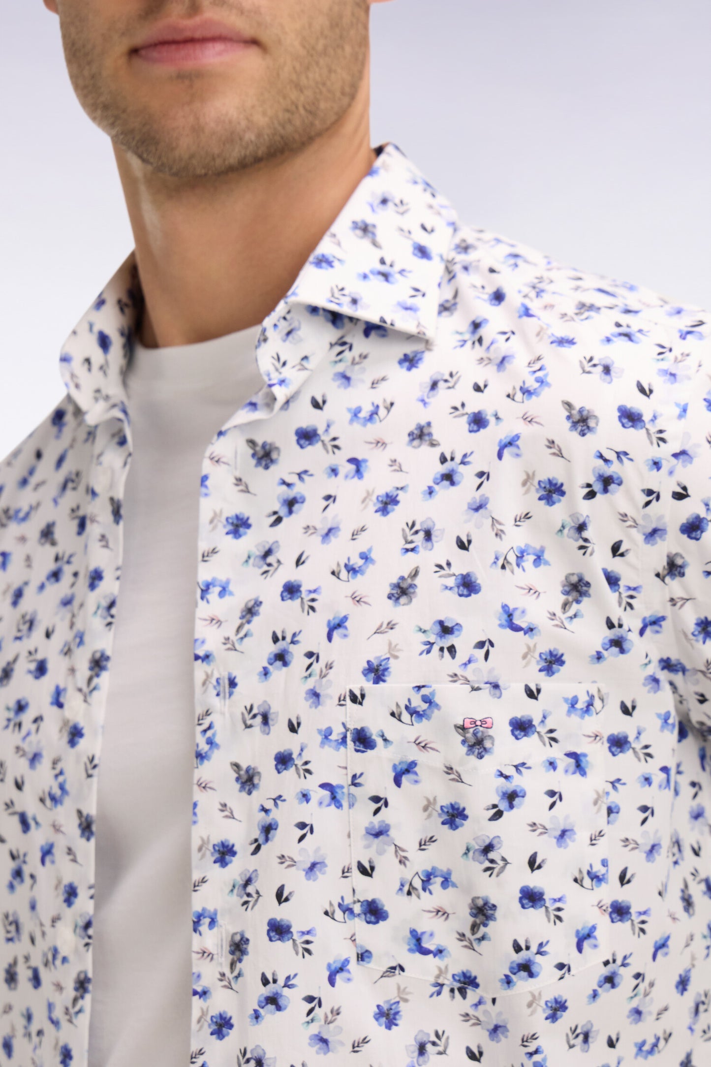 Chemise en popeline de coton imprimé floral bleu coupe slim