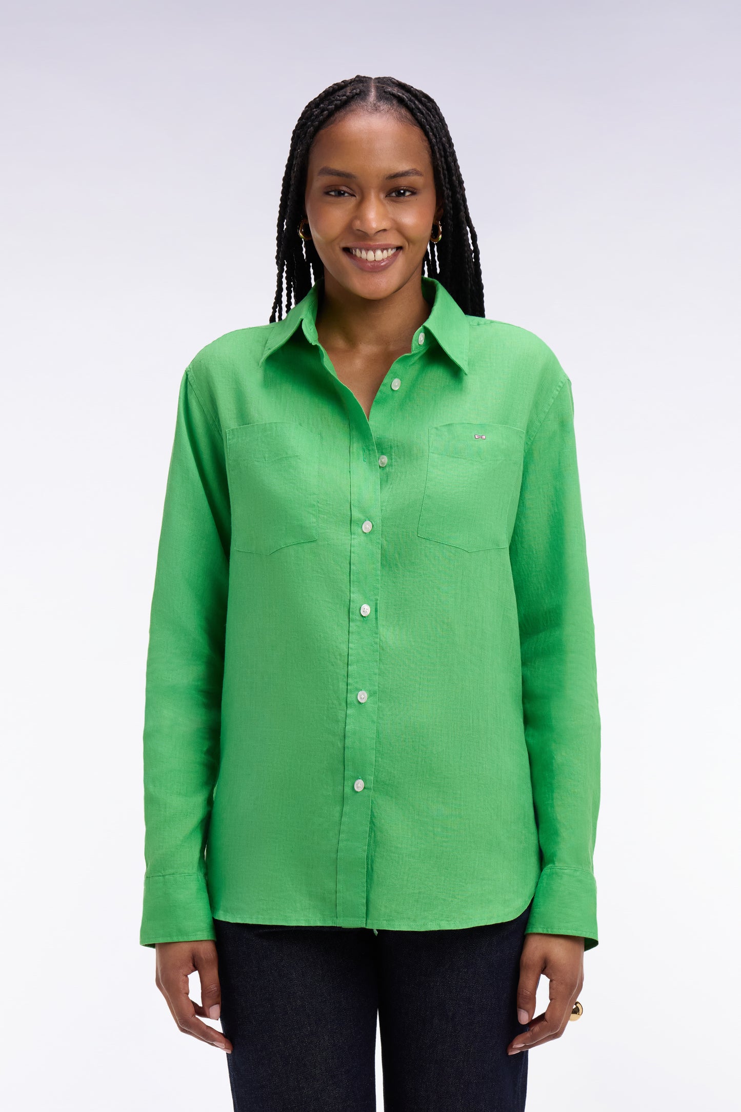Chemise en lin verte à poches plaquées